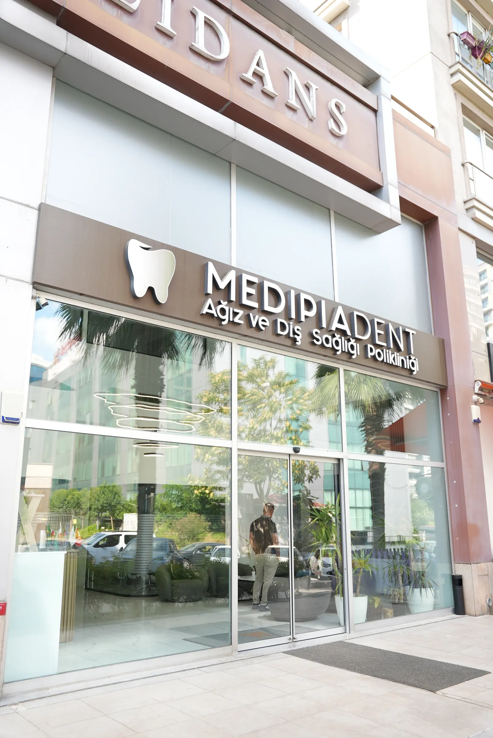 Medipia Dent Cevizlibağ Diş Polikliniği