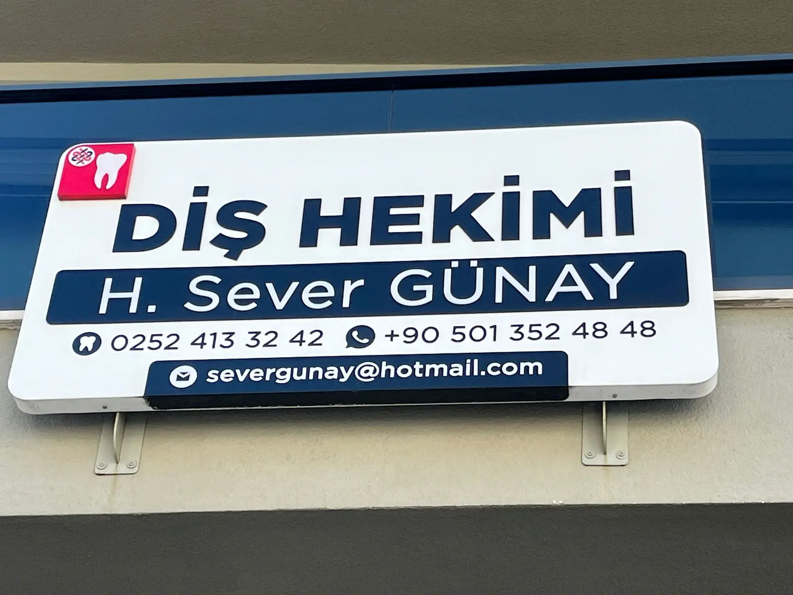 Dt. Hanım Sever Günay Muayenehanesi
