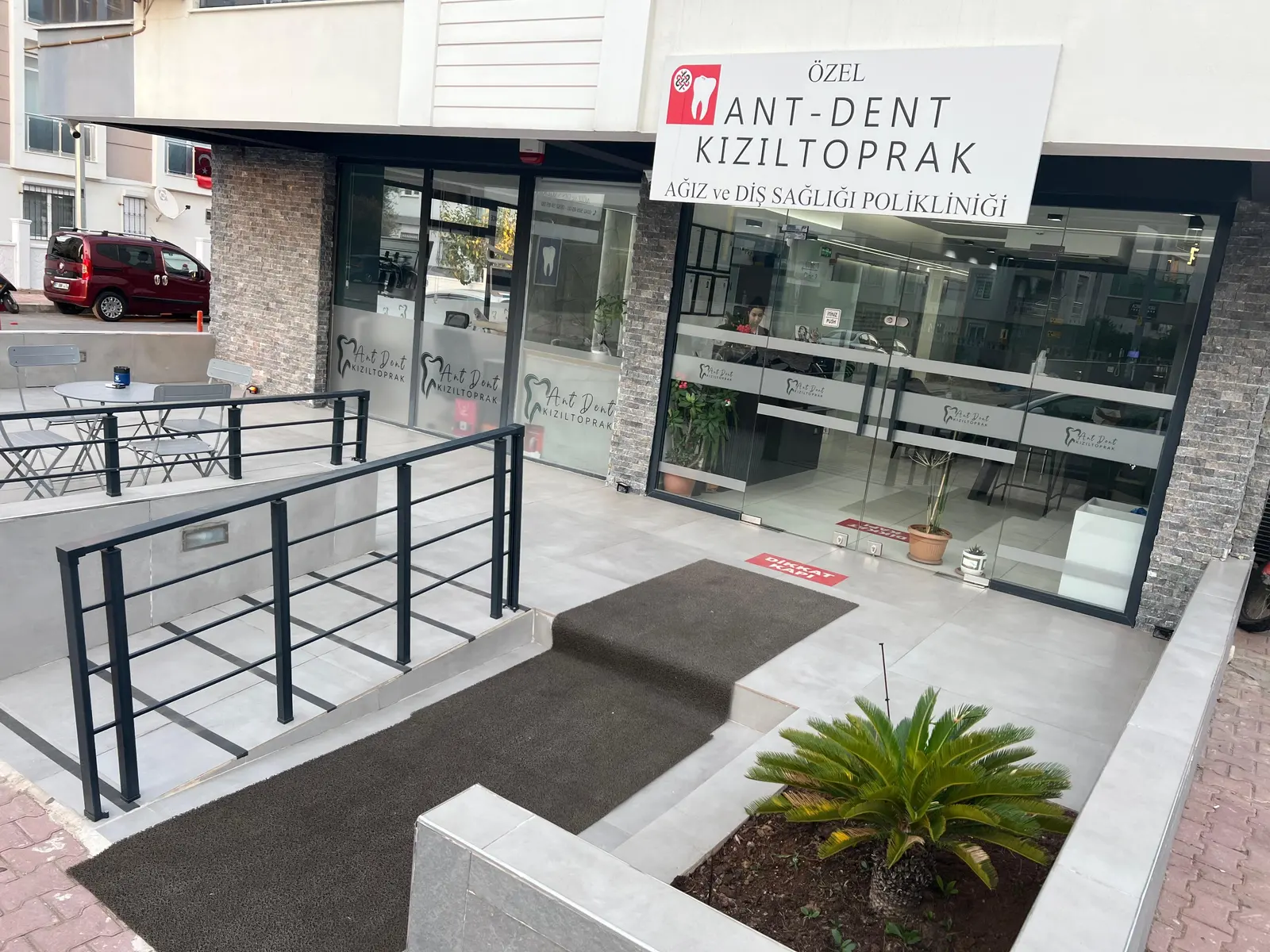 Özel Ant-Dent Kızıltoprak Ağız ve Diş Sağlığı Polikliniği