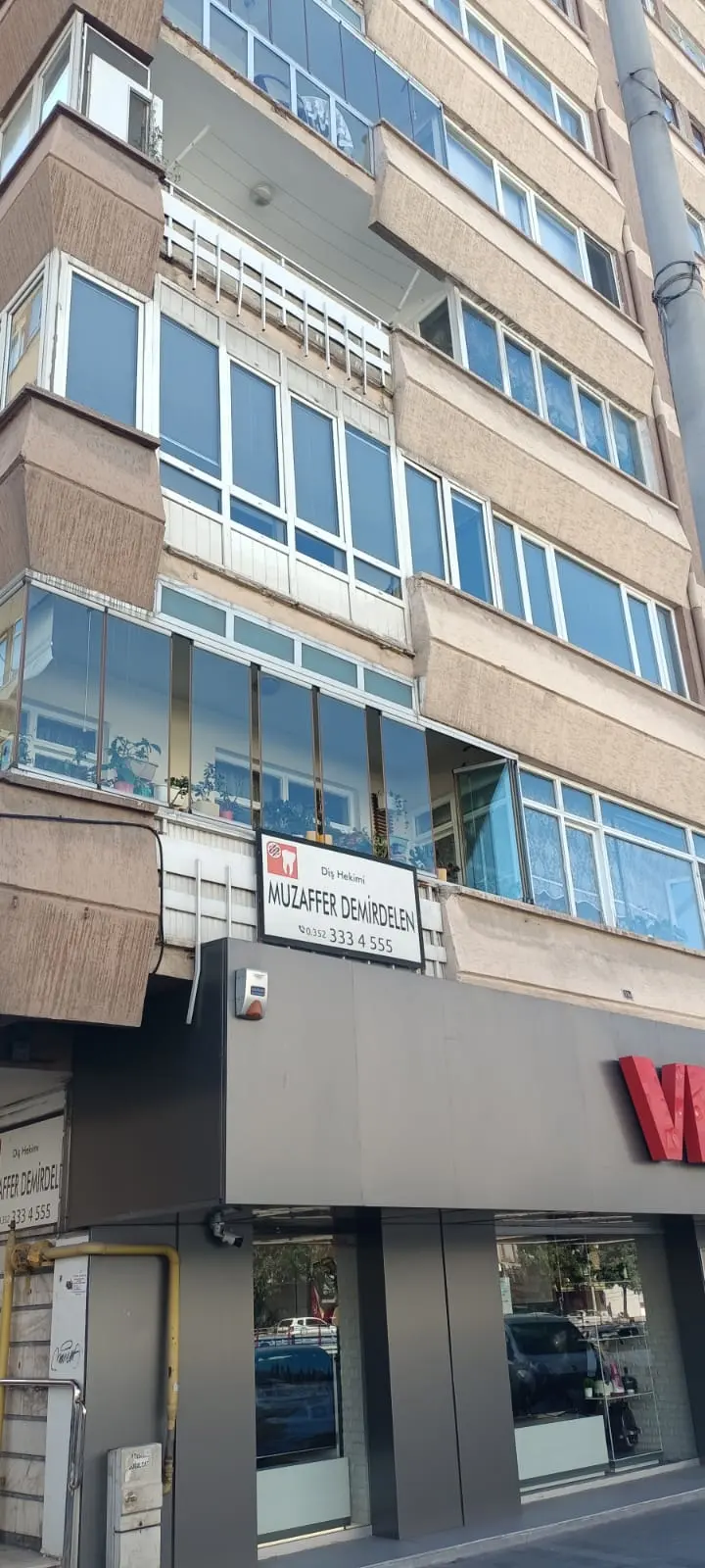 Dt. Muzaffer Demirdelen Muayenehanesi