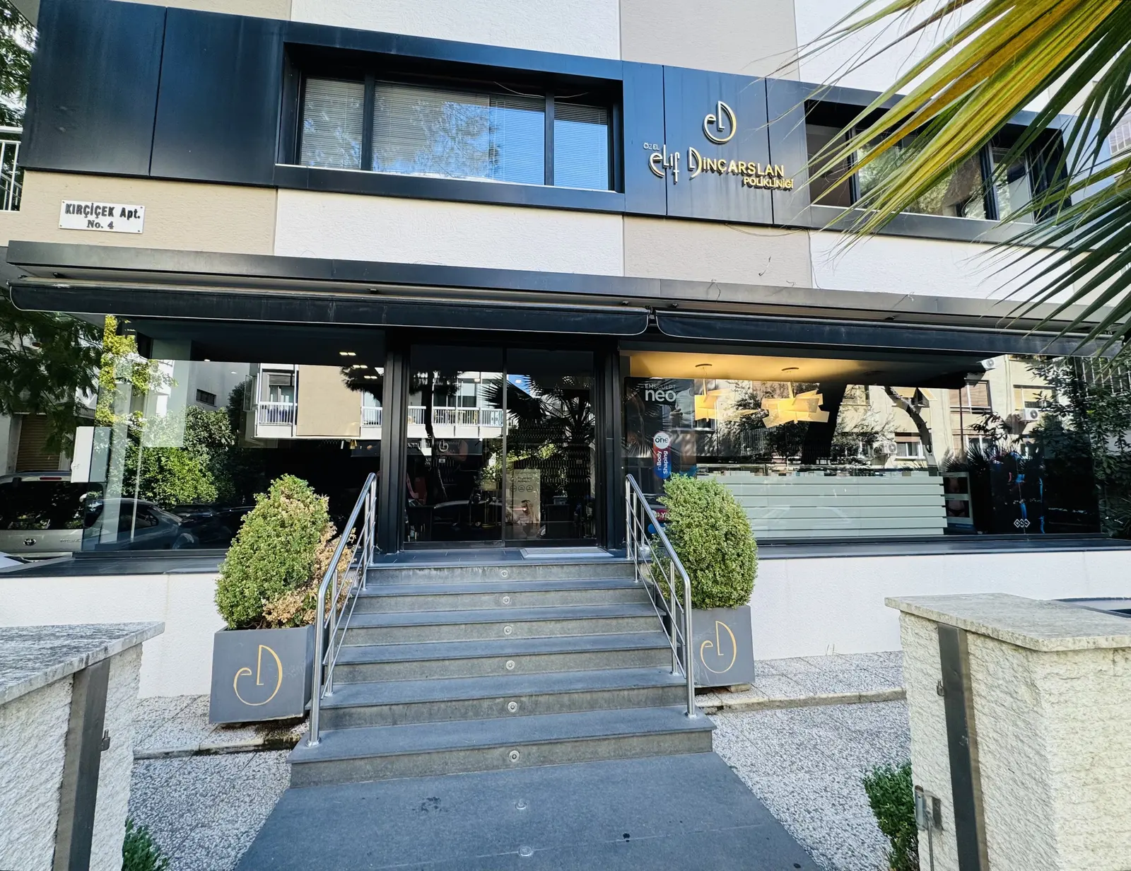 Özel Elif Dinçarslan Polikliniği