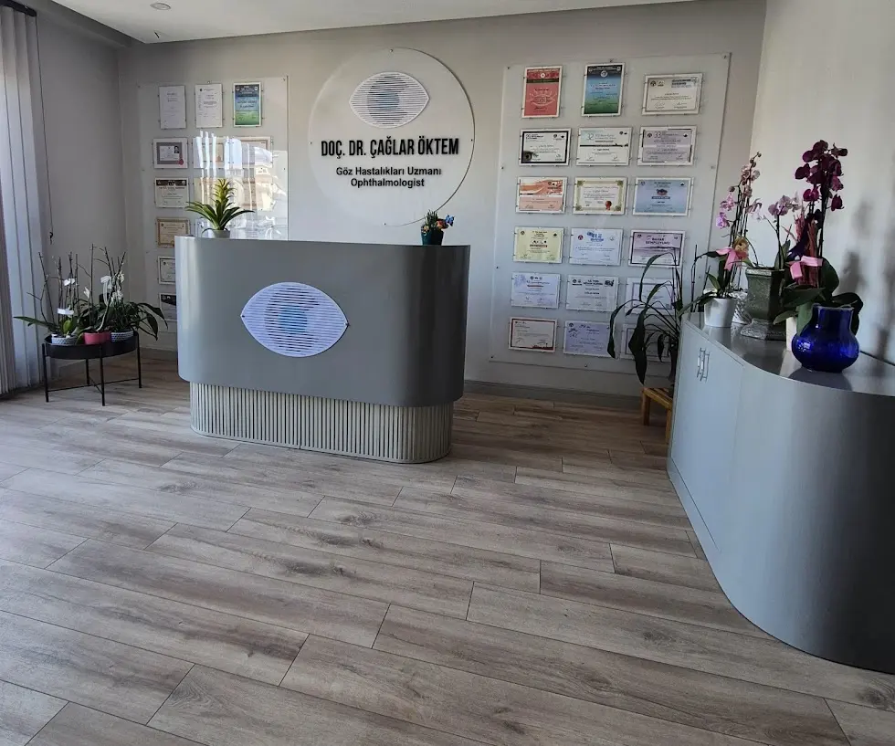 Doç. Dr. Çağlar Öktem Muayenehanesi