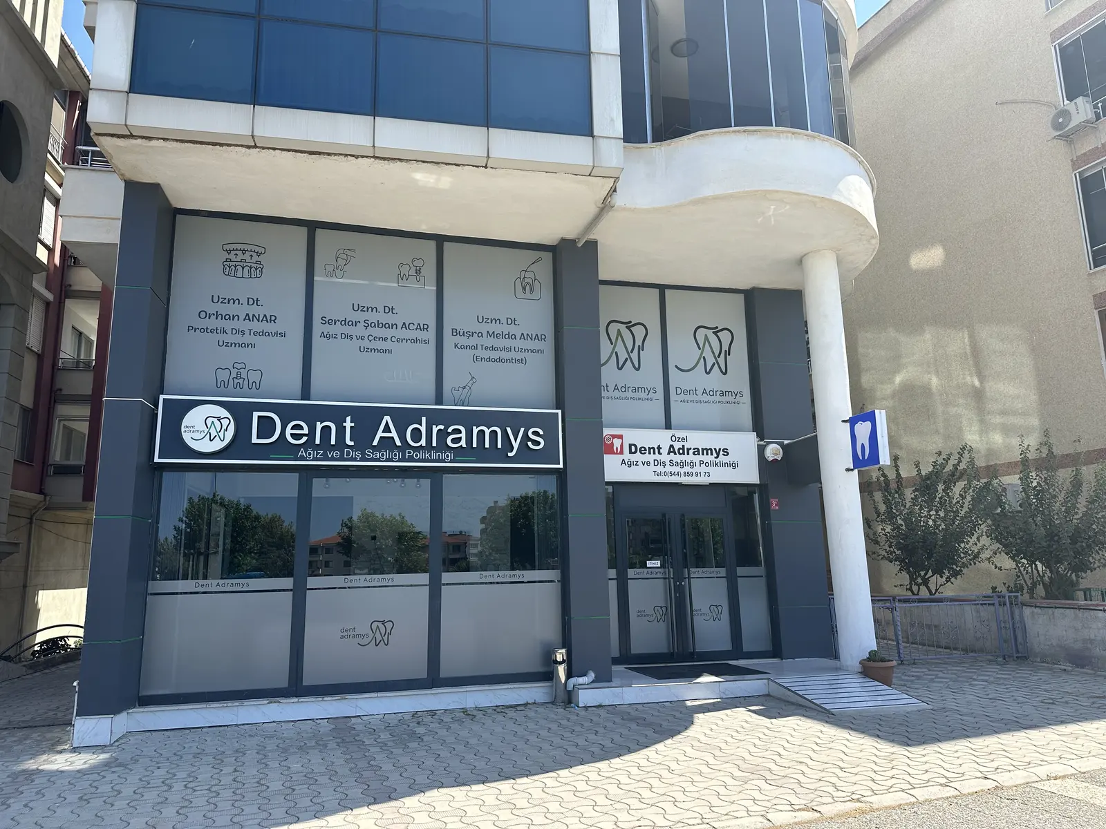Dent Adramys Ağız ve Diş Sağlığı Polikliniği