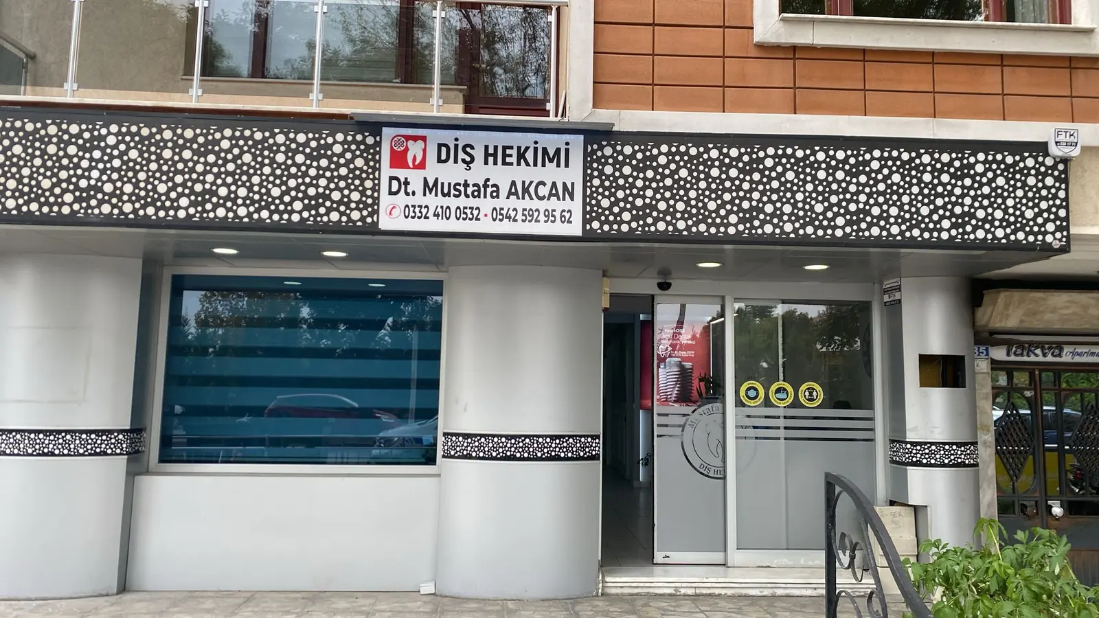 Dt. Mustafa Akcan Muayenehanesi