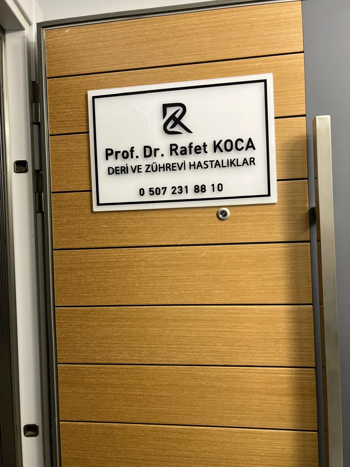 Prof. Dr. Rafet Koca Muayenehanesi
