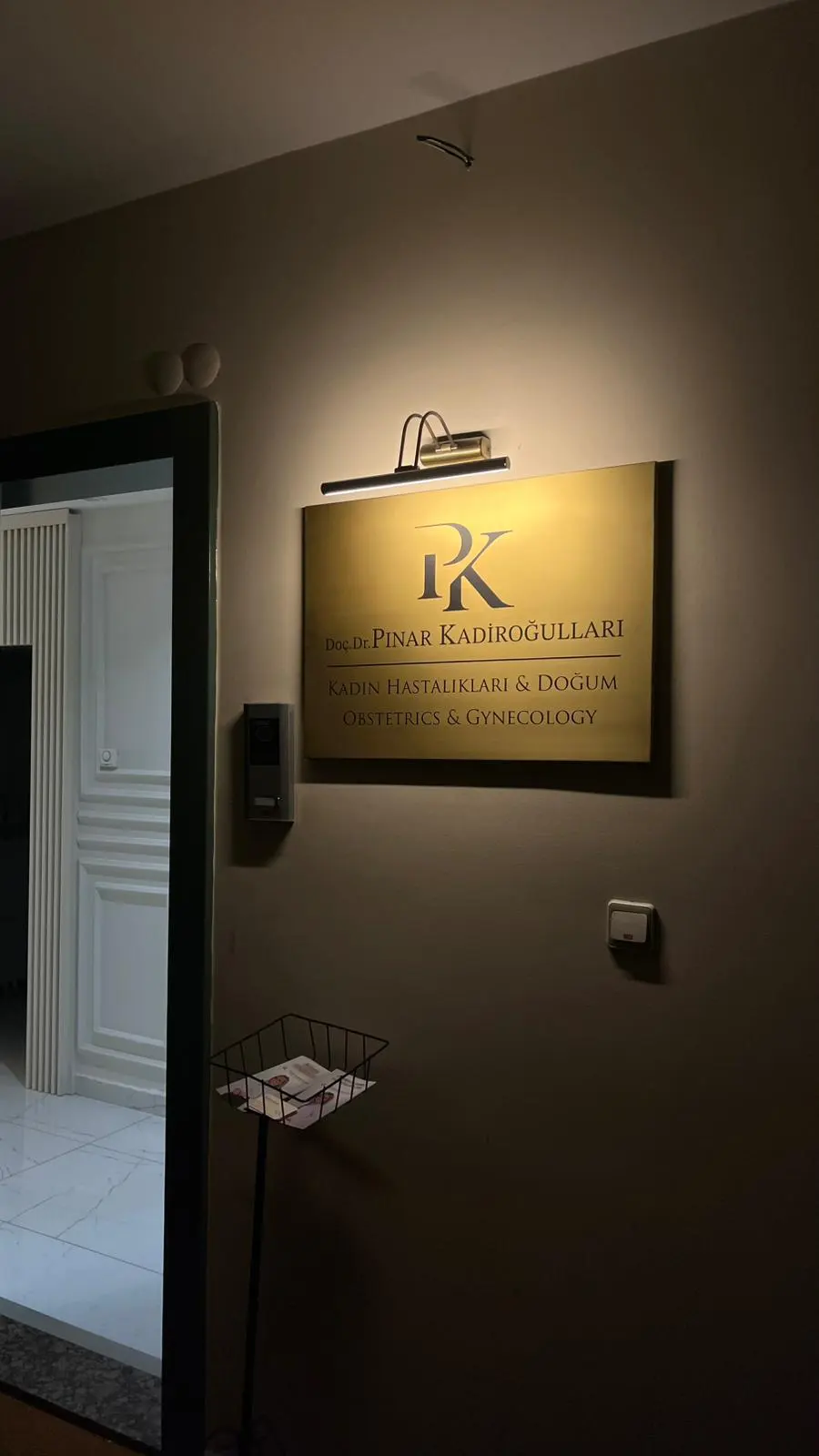Doç. Dr. Pınar Kadiroğulları Muayenehanesi