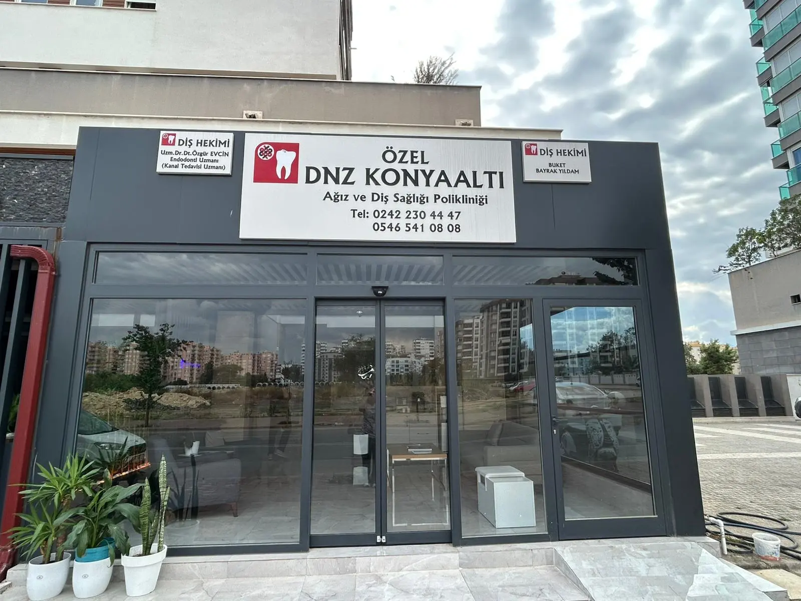 Özel Dnz Konyaaltı Ağız ve Diş Sağlığı Polikliniği