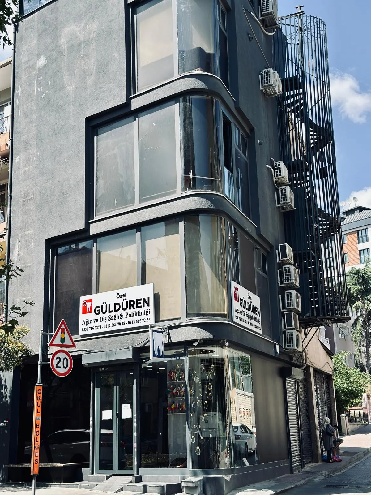 ÖZEL Güldüren Ağız ve Diş Sağlığı Polikliniği
