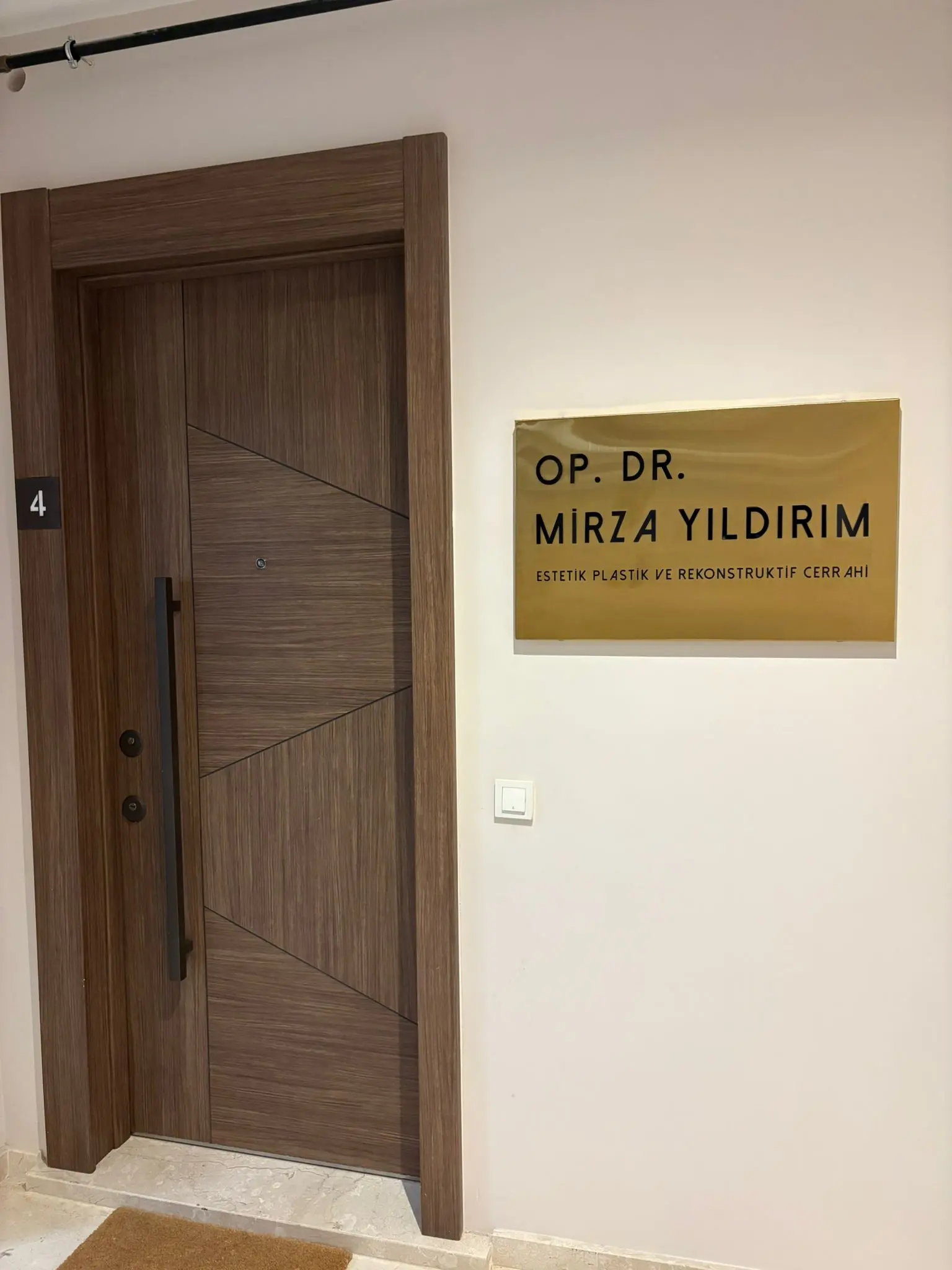 Op. Dr. Mirza Yıldırım