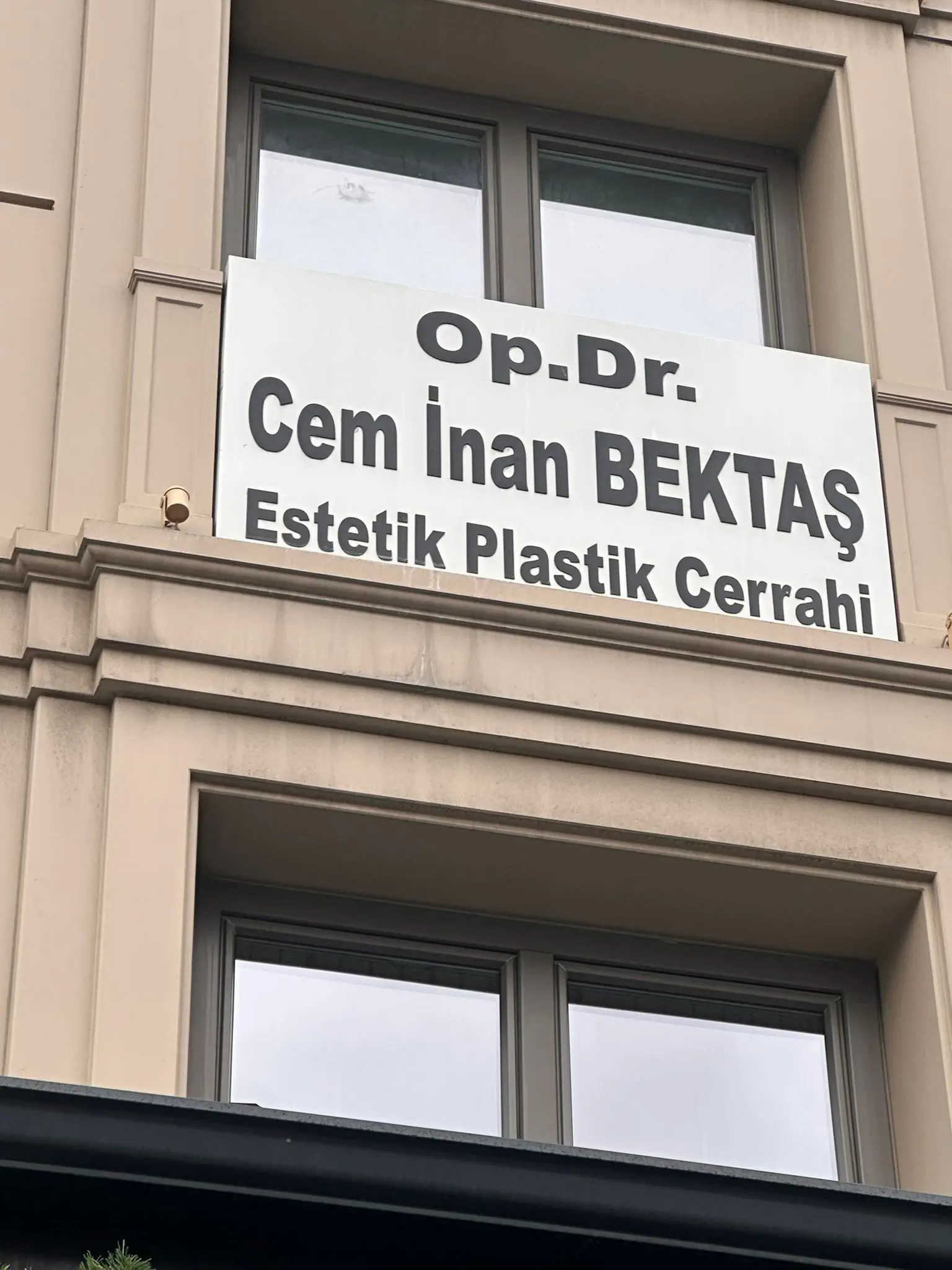 Op.Dr. Cem İnan Bektaş