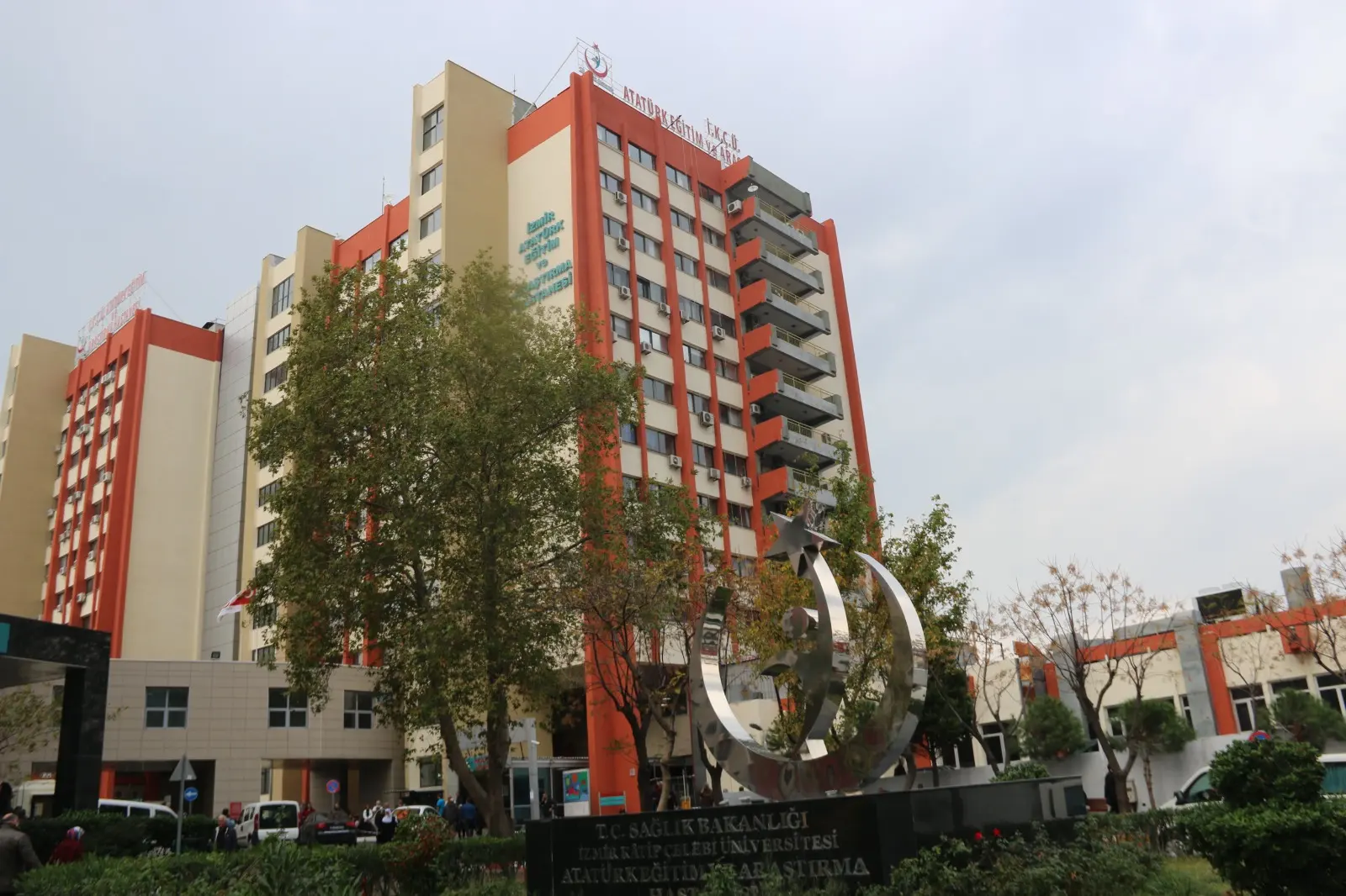 T.C. Sağlık Bakanlığı İzmir Katip Çelebi Üniversitesi İzmir Atatürk E.A.H.