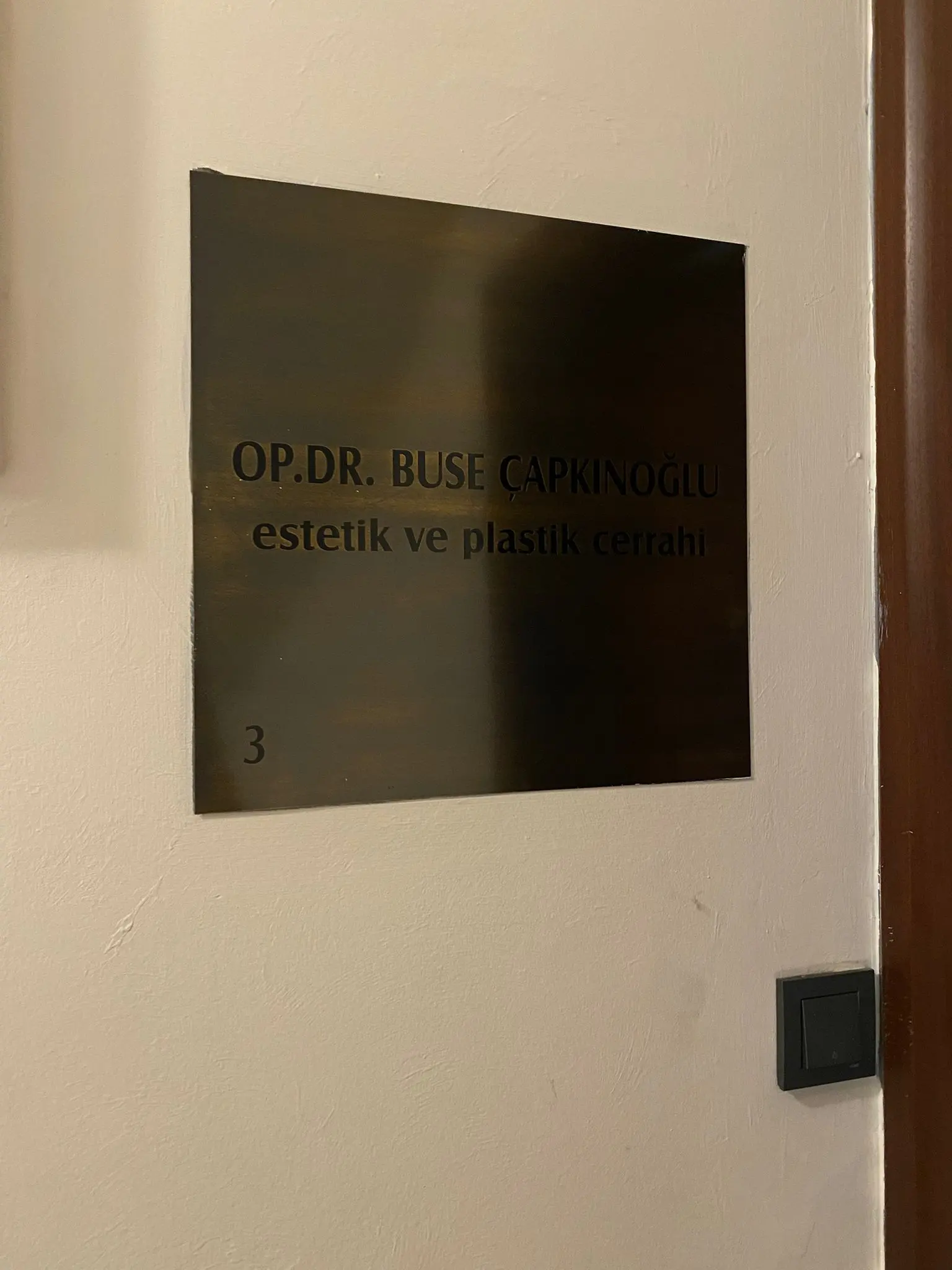 Op. Dr. Buse Çapkınoğlu