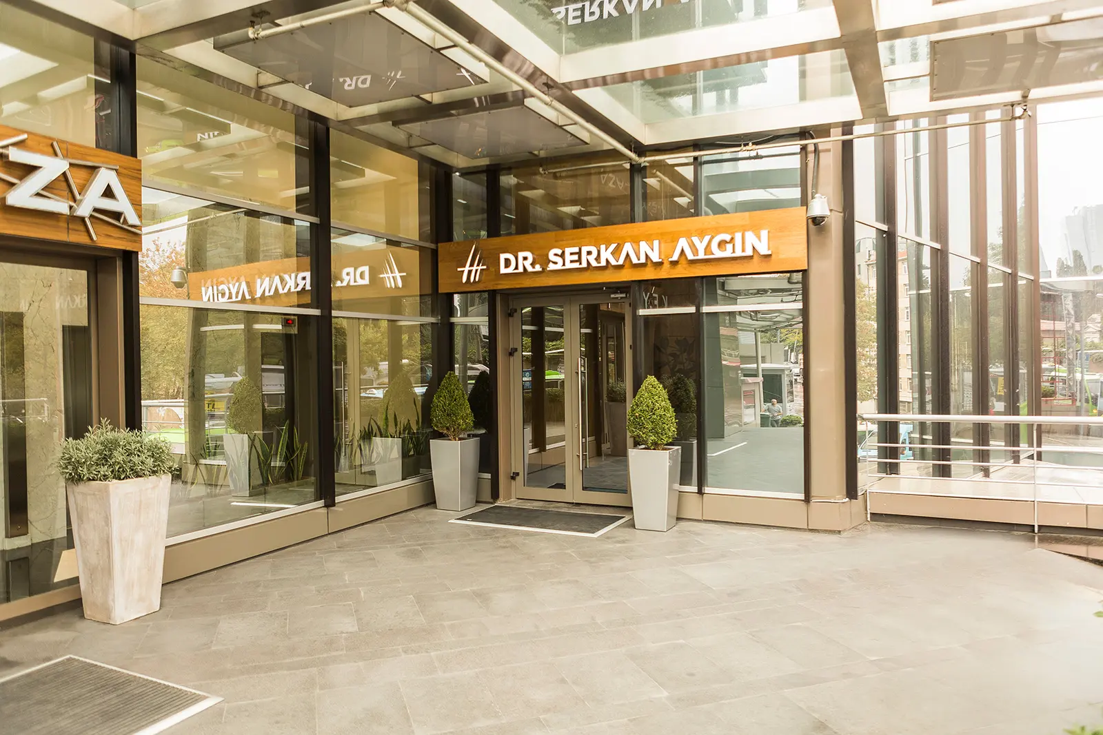 Dr Serkan Aygın Hair Transplant Clinic