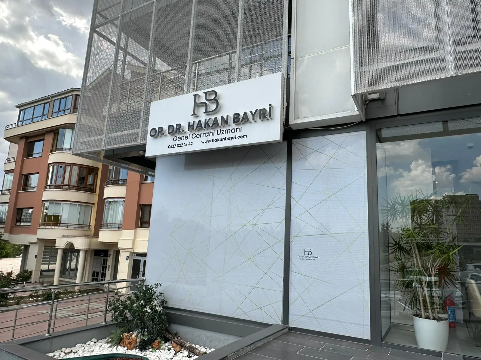 Op. Dr. Hakan Bayri Muayenehanesi