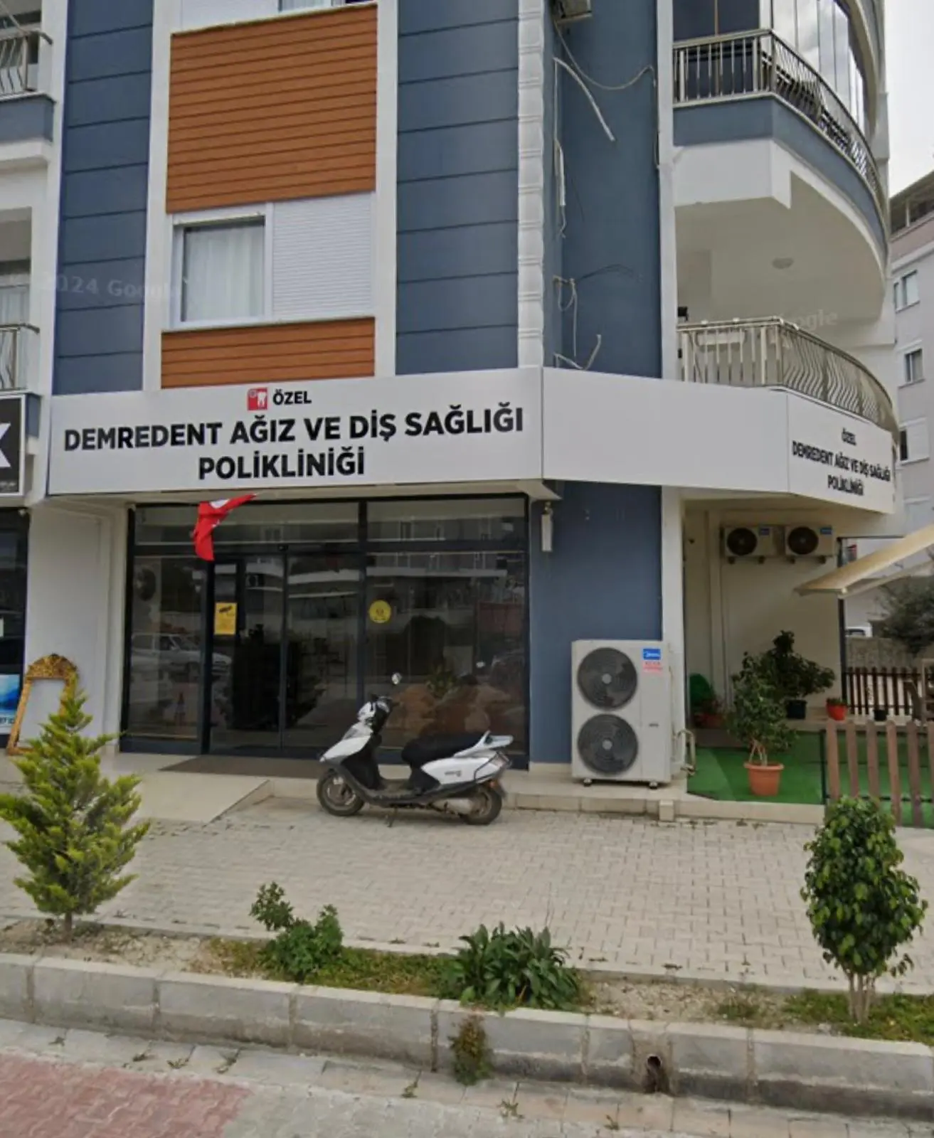 Özel Demredent Ağız ve Diş Sağlığı Polikliniği
