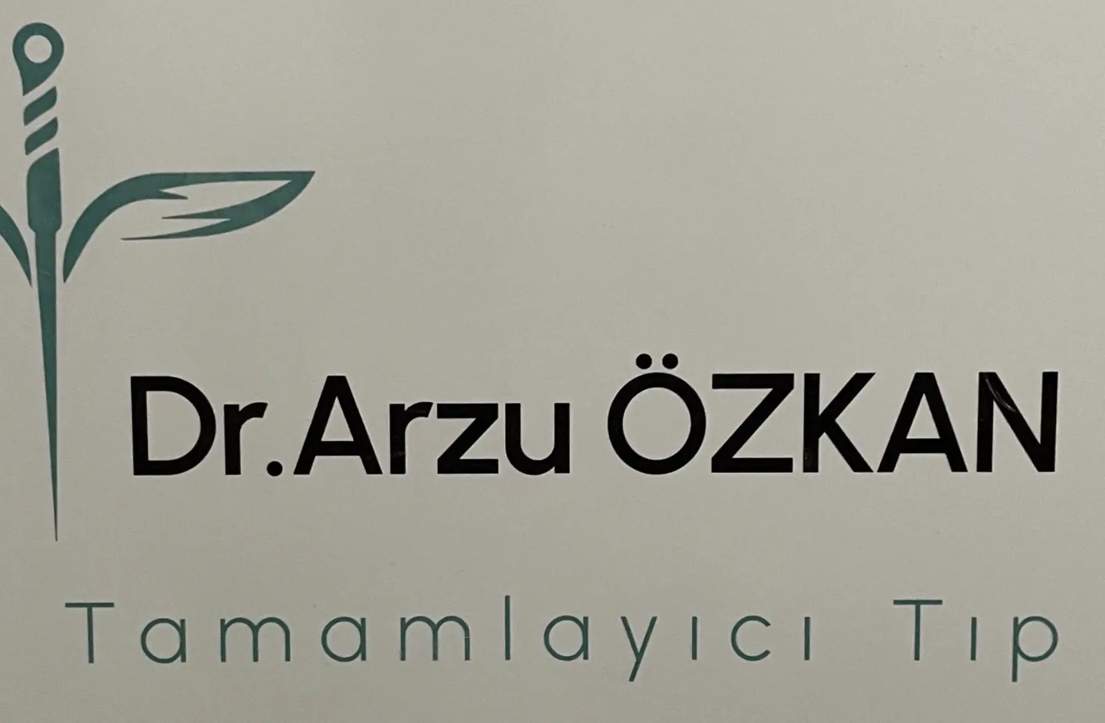 Dr. Arzu Özkan Muayenehanesi logo