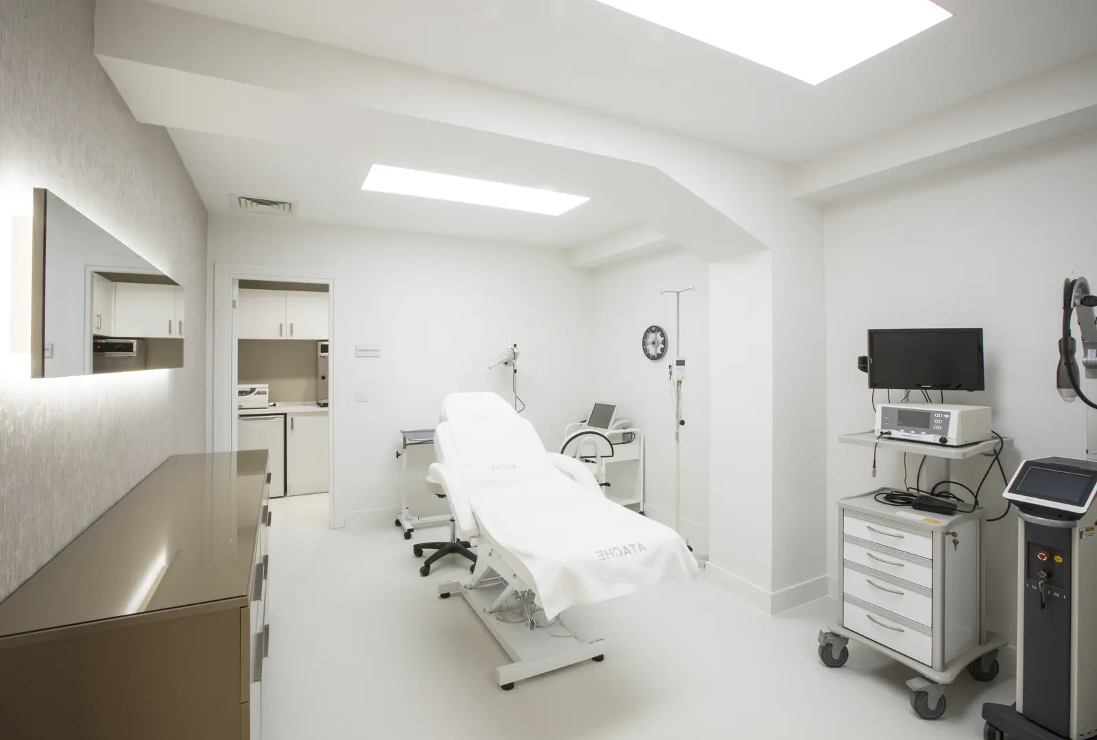 Op. Dr. Arda Katırcıoğlu