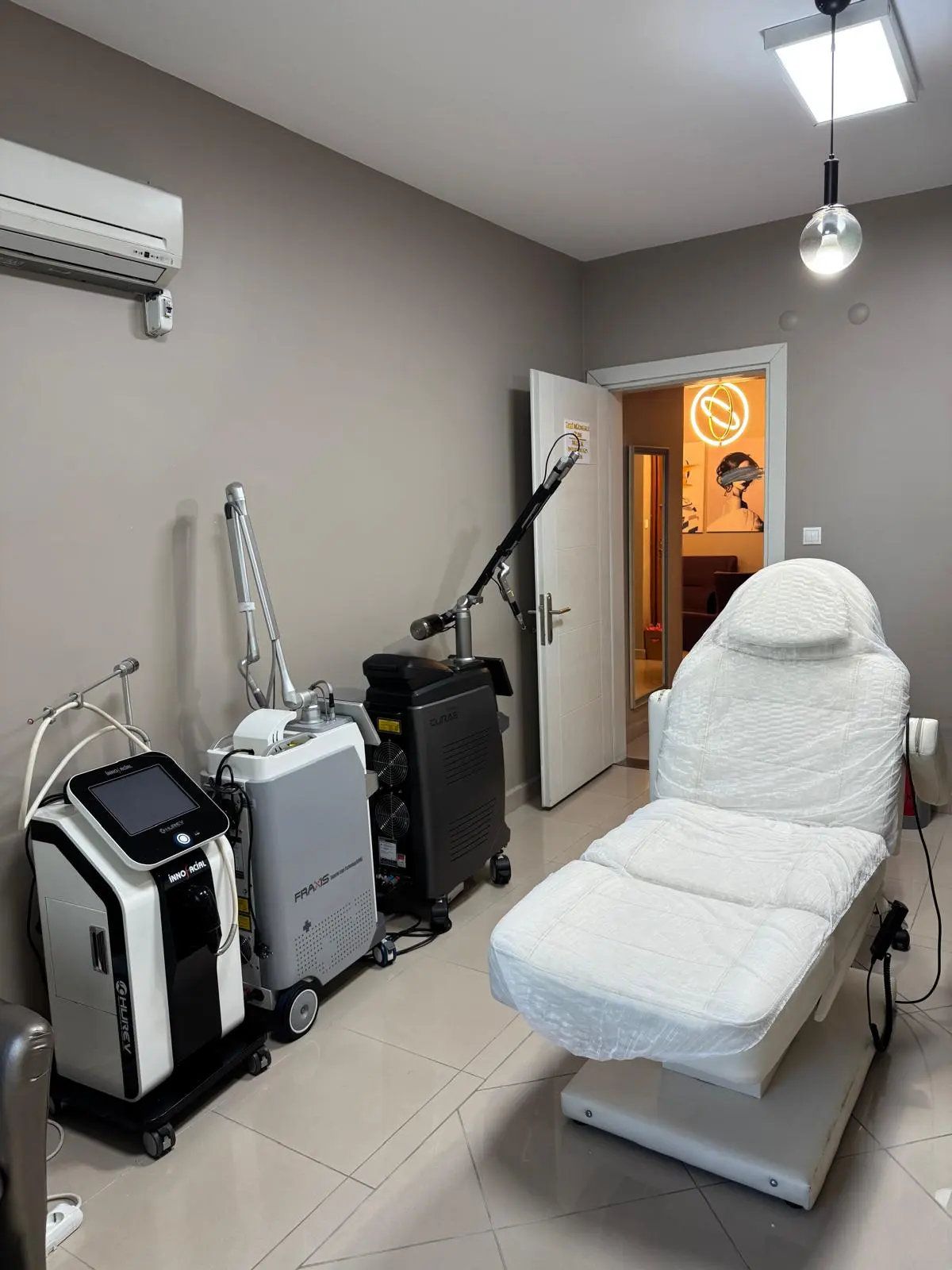 Dr Derya Tekeş Dermatoloji kliniği