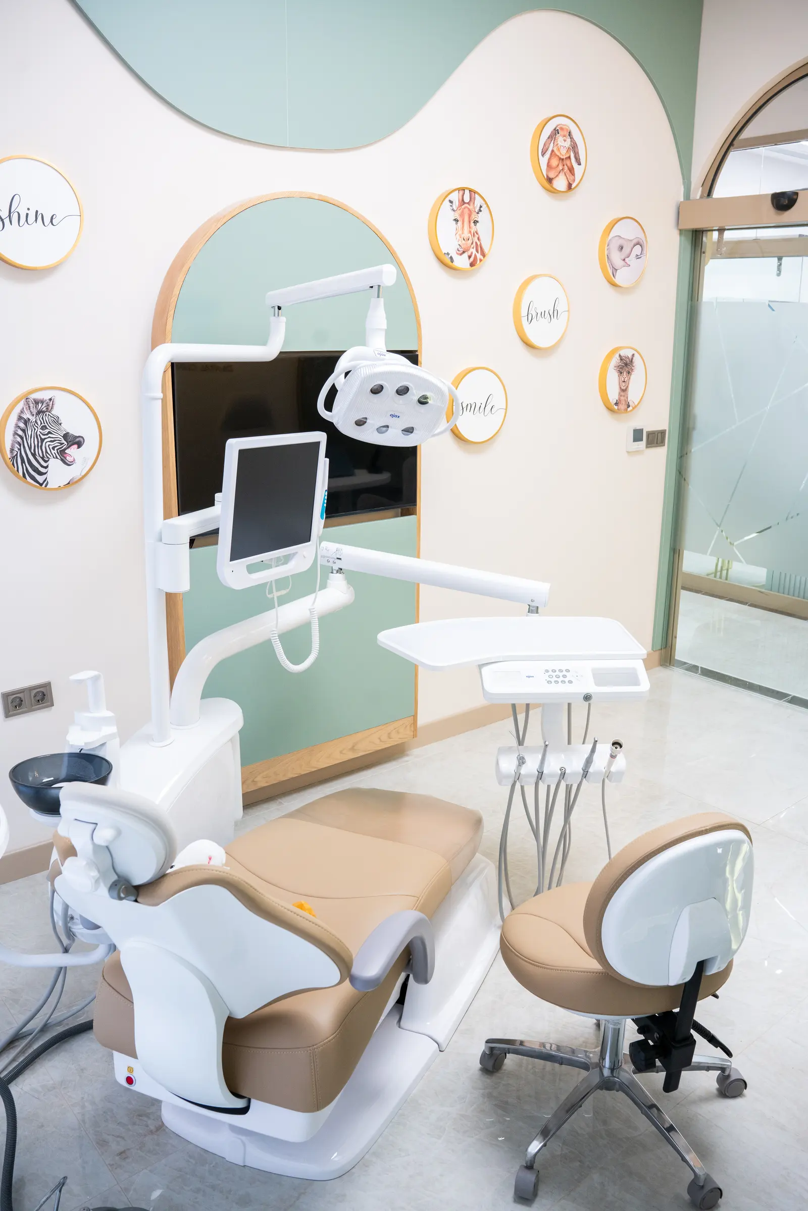 Özel Smile Lounge Ağız ve Diş Sağlığı Polikliniği