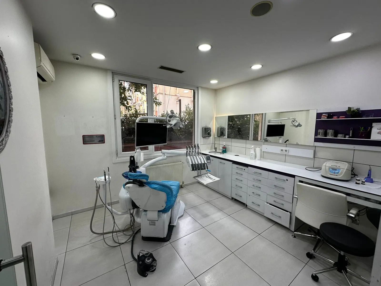 Dr. Umut Şimşek Dental Clinic