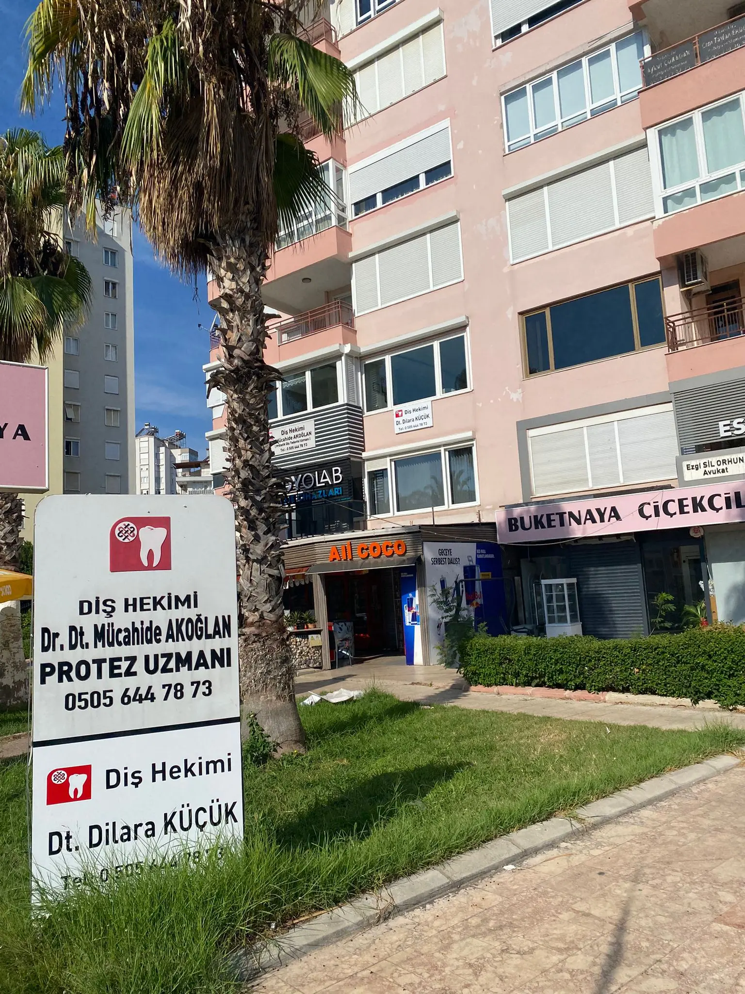Dr. Dt. Mücahide Akoğlan Muayenehanesi