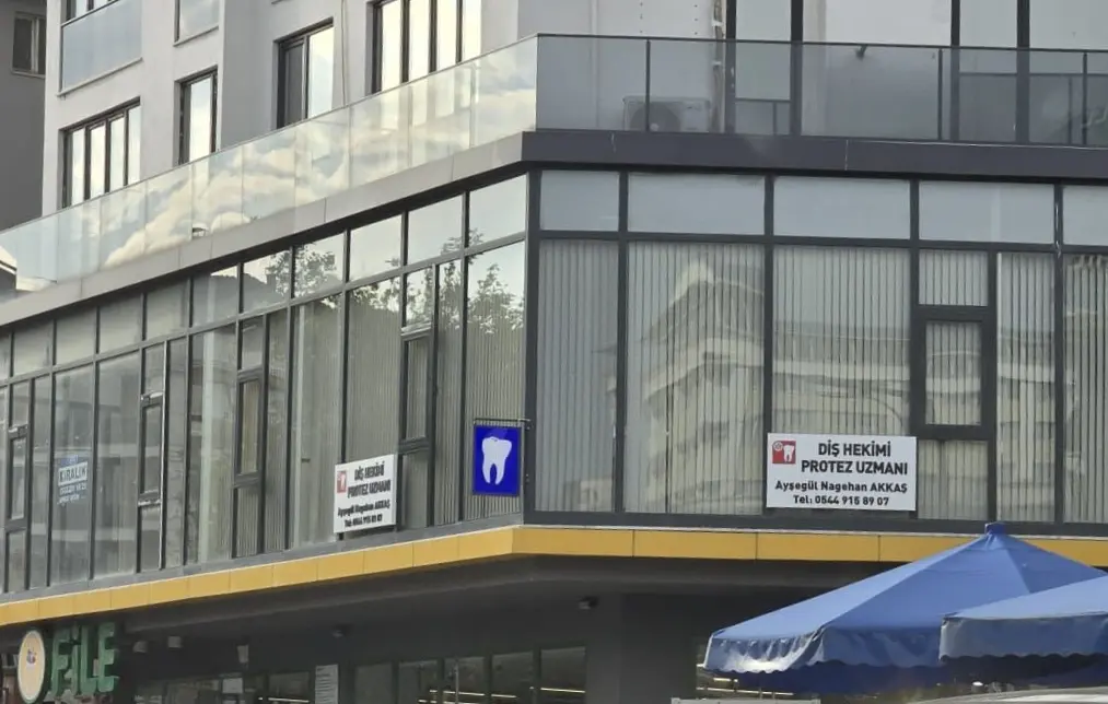 Uzm. Dt. Ayşegül Nagehan Akkaş Muayenehanesi