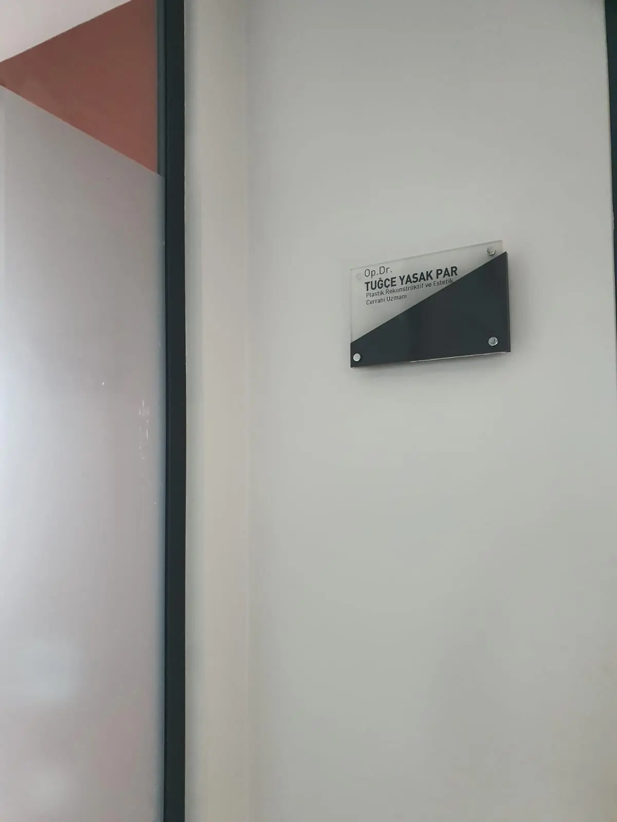 Op. Dr. Tuğçe Yasak Par