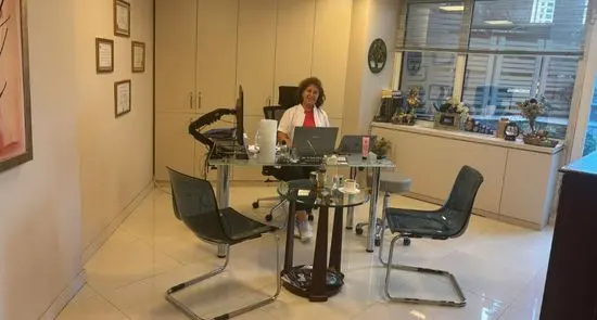 Doç. Dr. Gaye Toplu Muayenehanesi