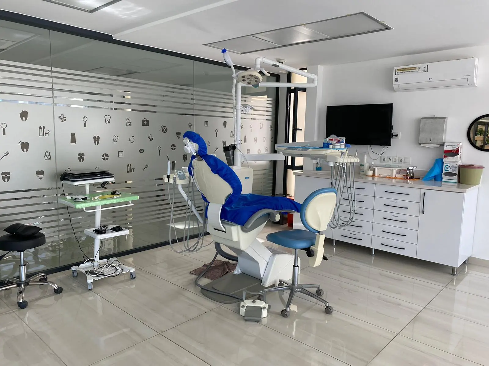 Özel Uğur Erçiftçi Dentasey Kuşadası Ağız ve Diş Sağlığı Polikliniği