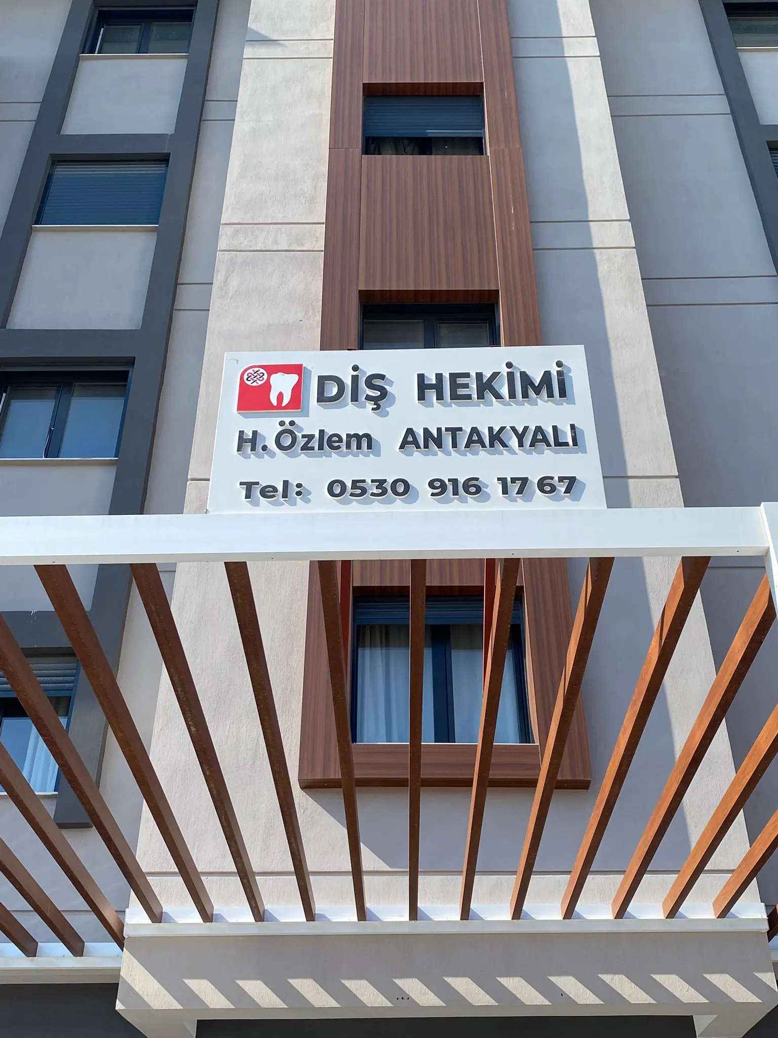 Diş Hekimi Hülya Özlem Antakyalı