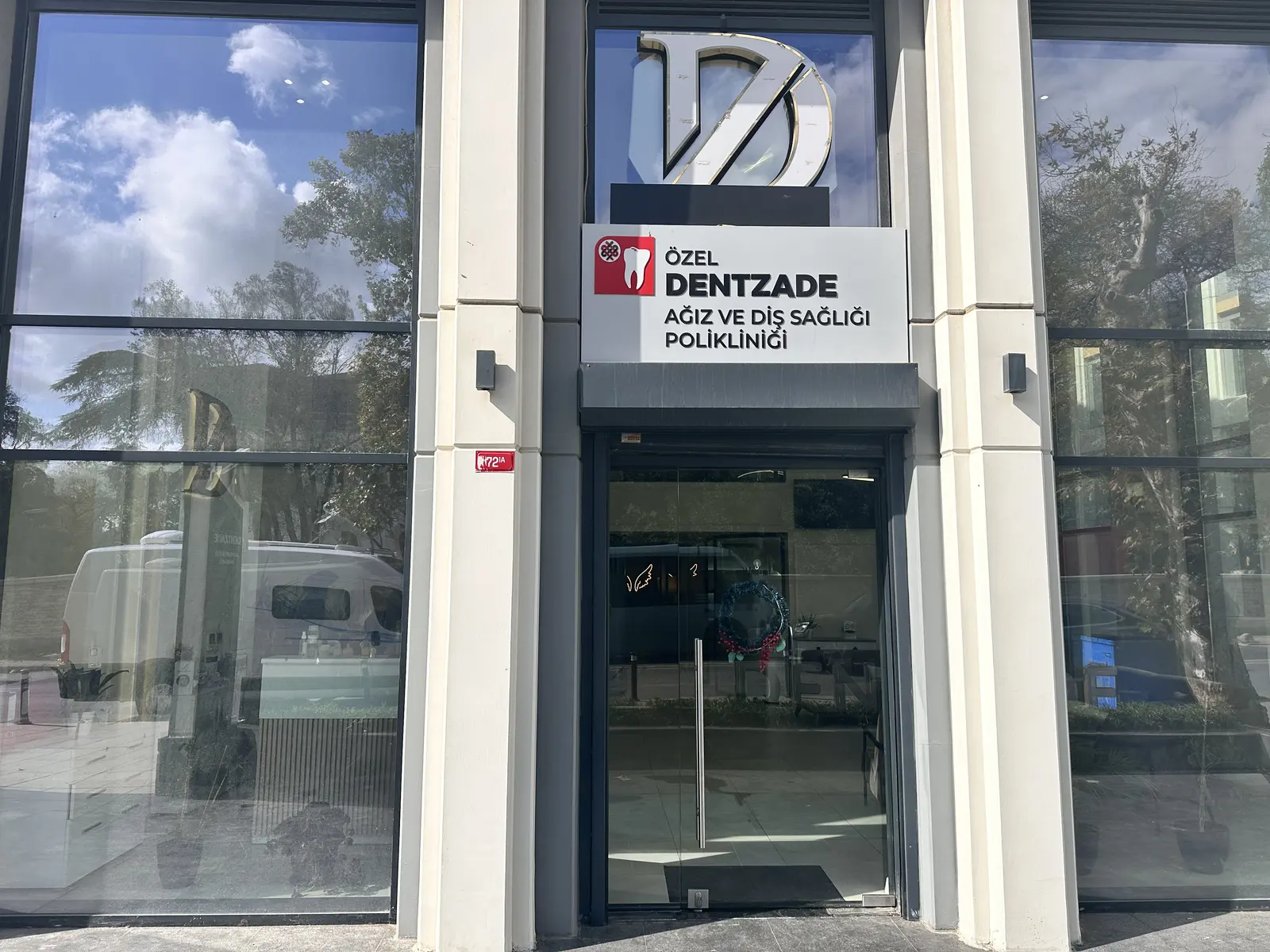 Özel Dentzade Ağız ve Diş Sağlığı Polikliniği