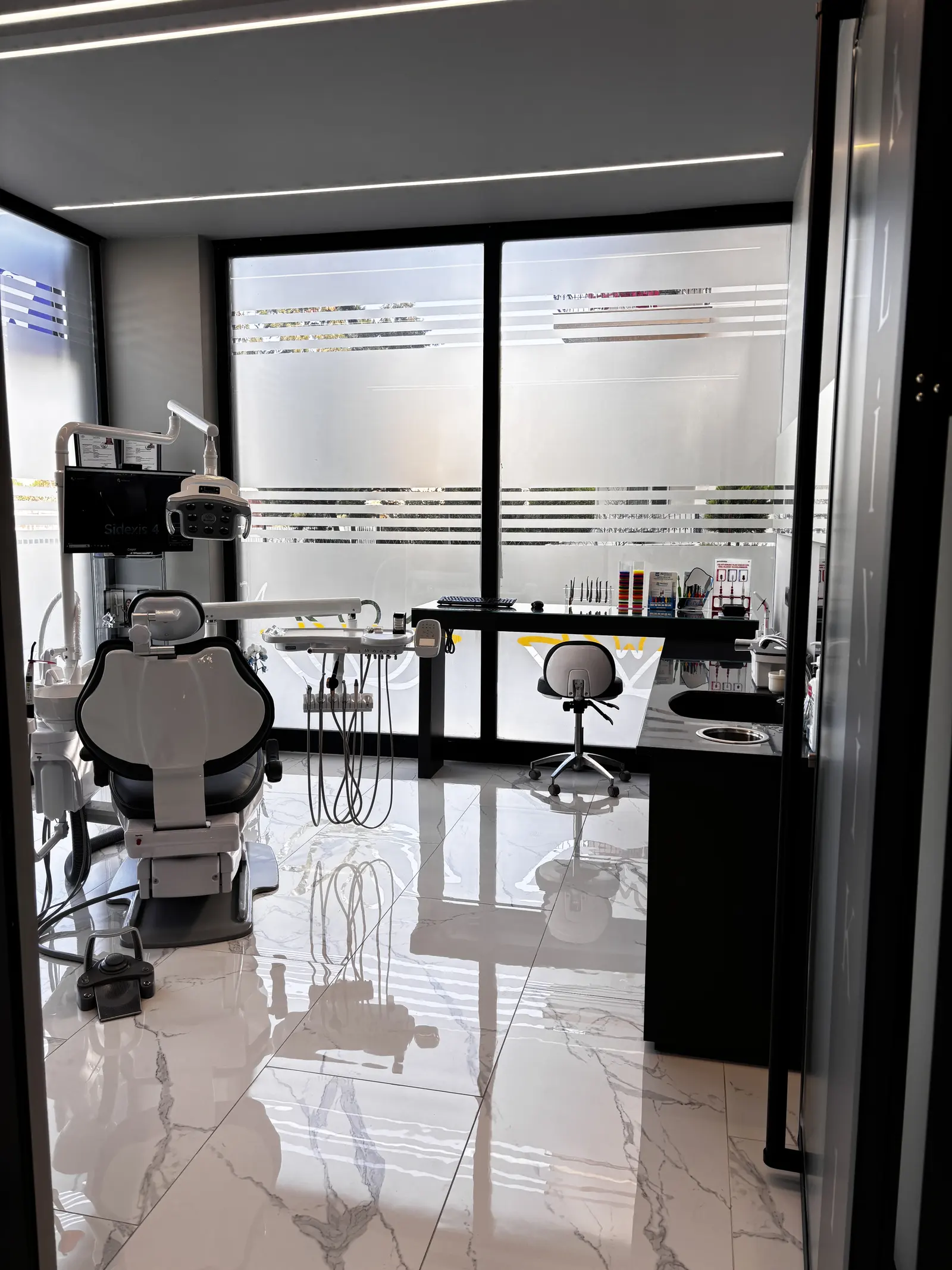 Pure Dental İzmir