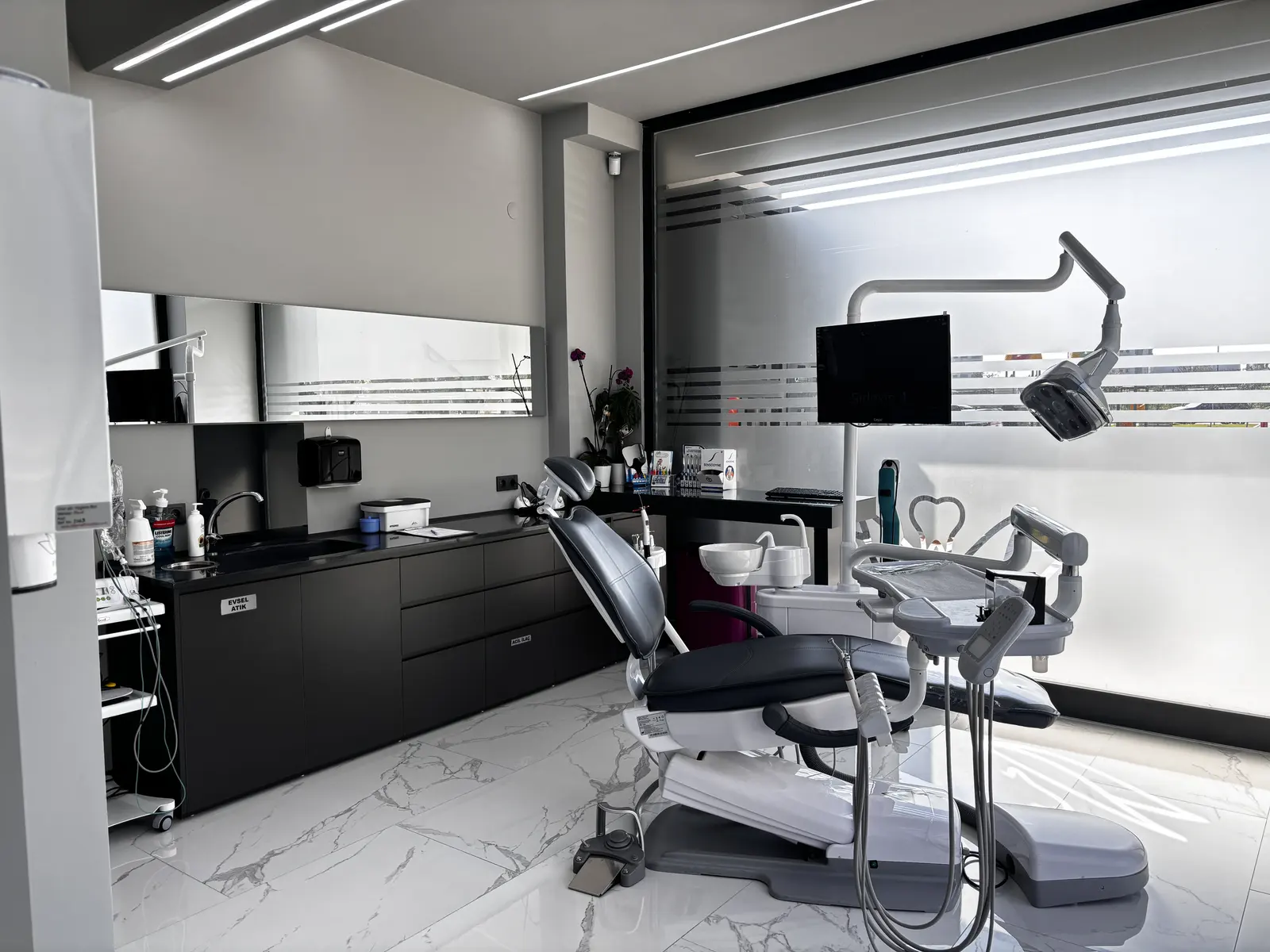 Pure Dental İzmir