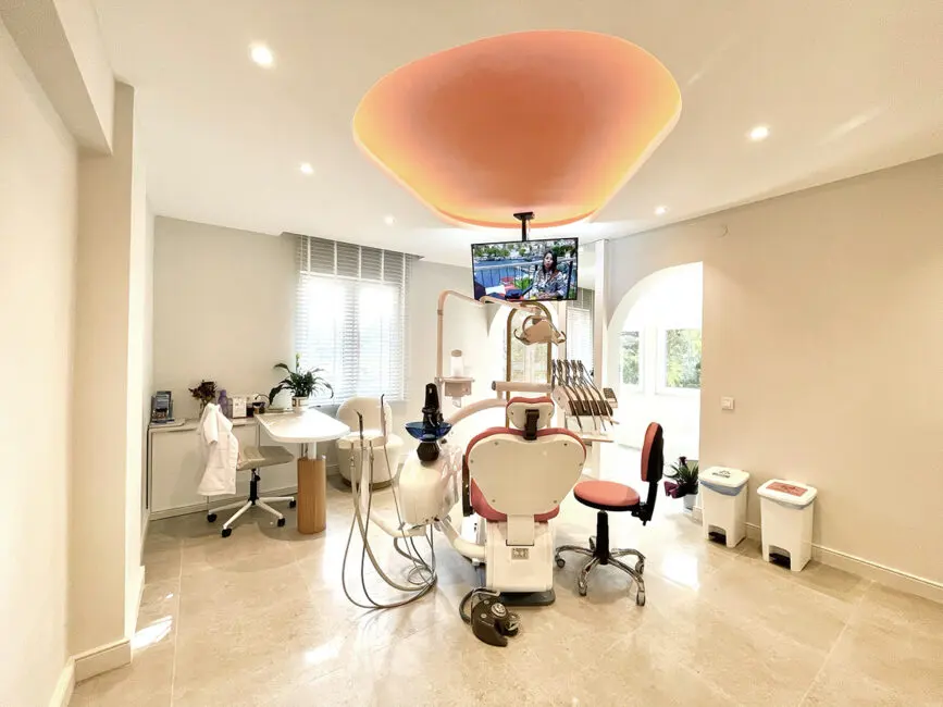 Ortodontist Merve Aycan