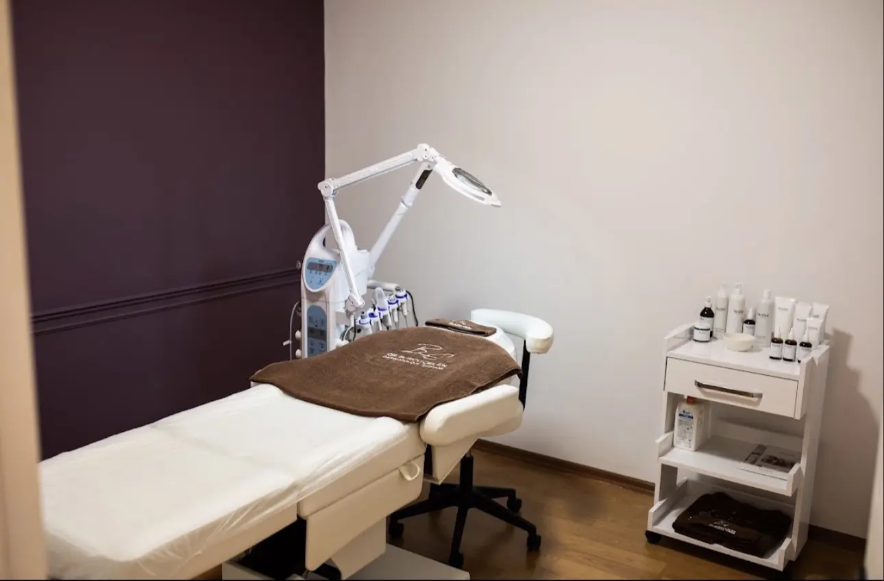 Uzm. Dr. Burcu Çelen Dermatoloji Kliniği