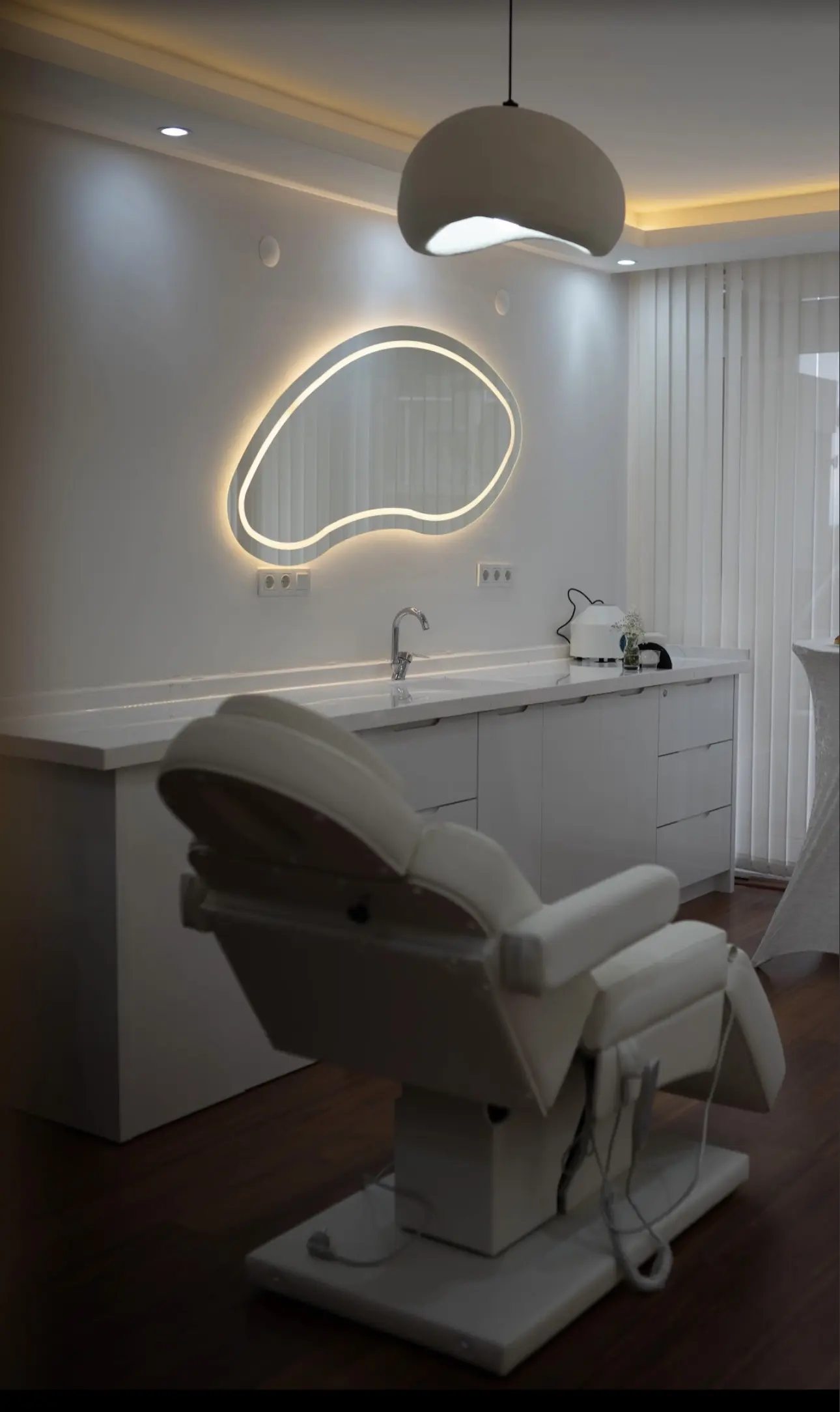 Uzm. Dr. Burcu Çelen Dermatoloji Kliniği