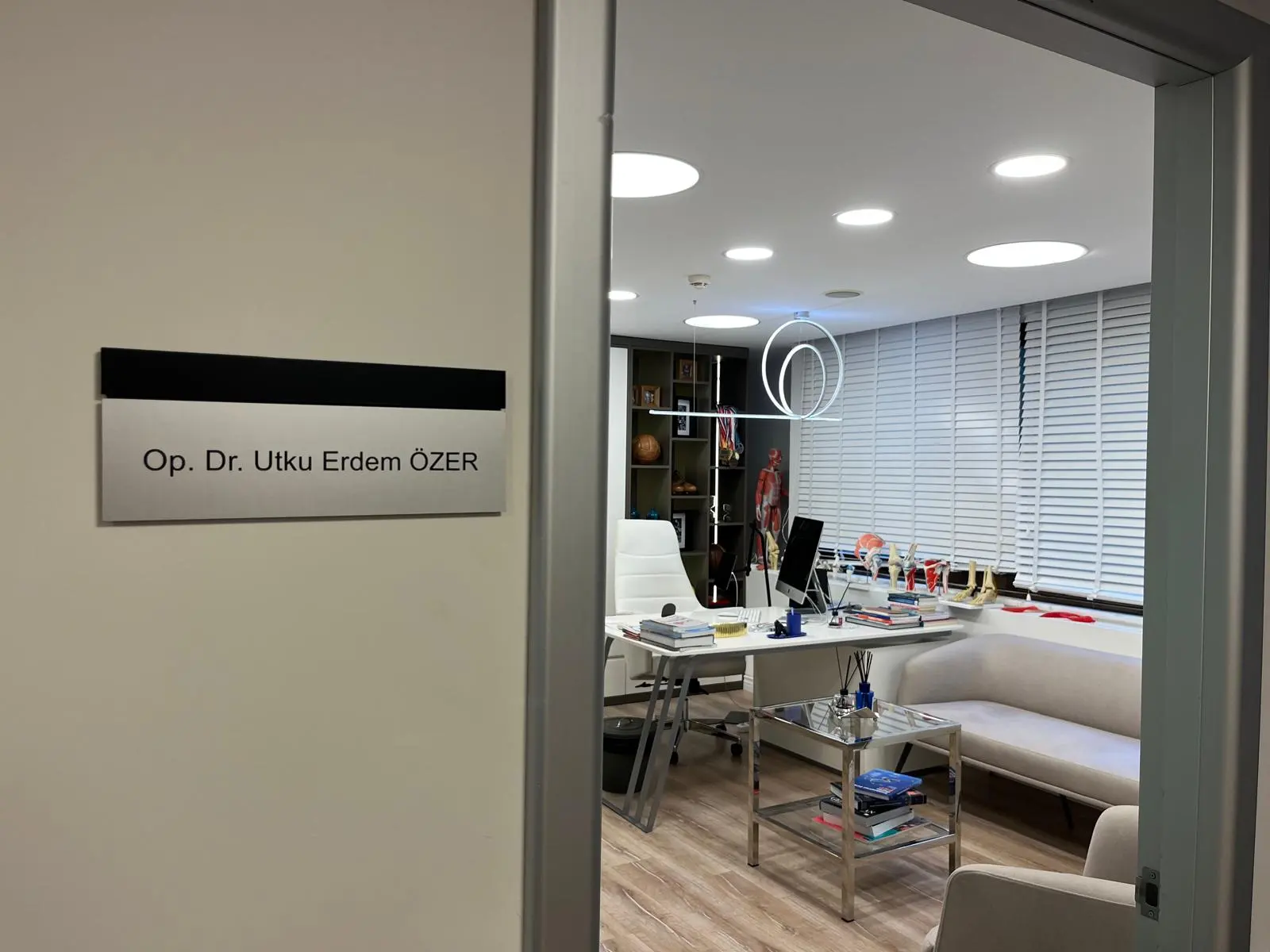 Op.Dr. Utku Erdem Özer