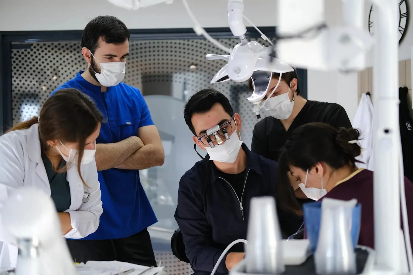 Oval Pendik Diş Kliniği