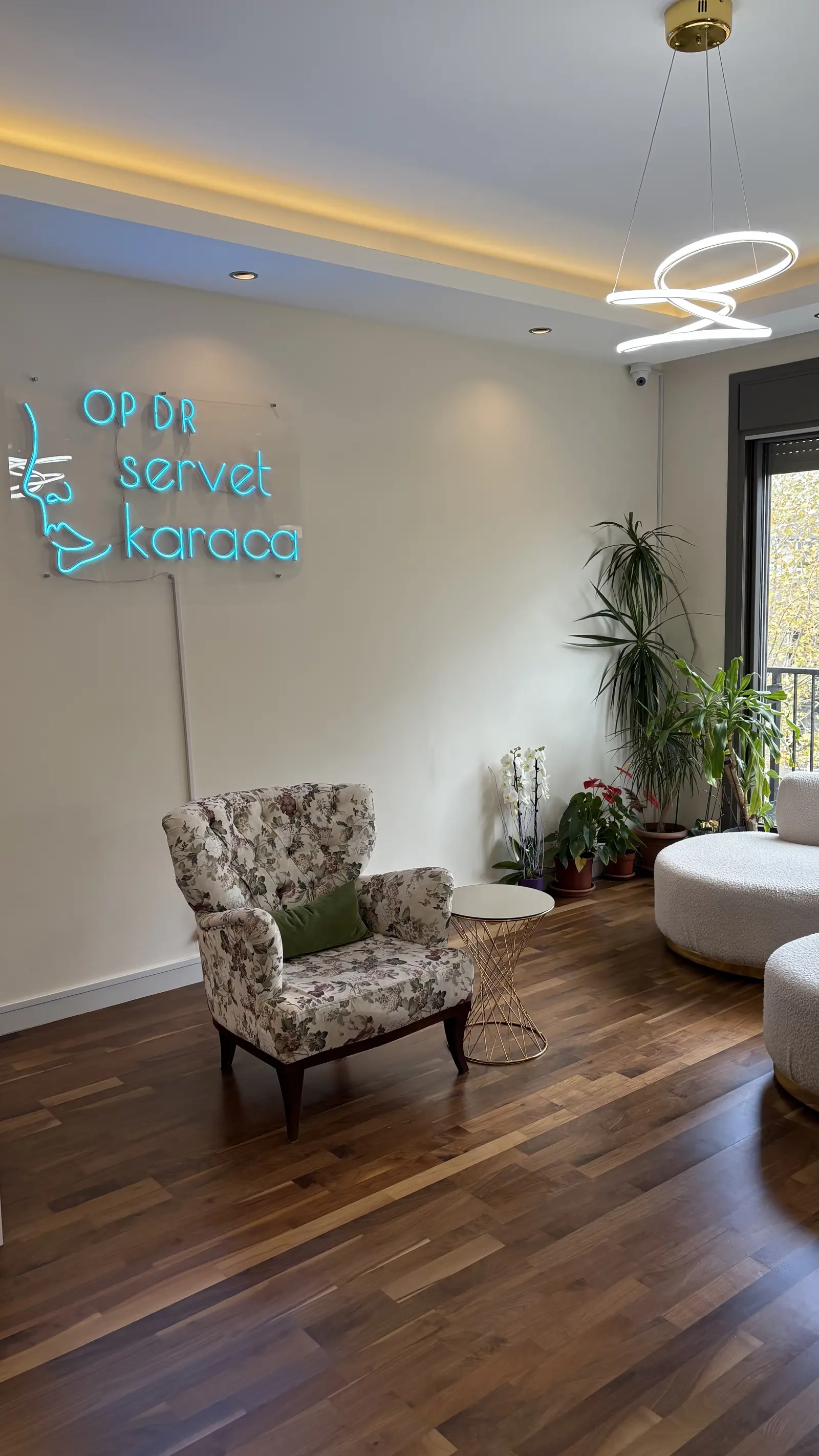 Op. Dr. Servet Karaca