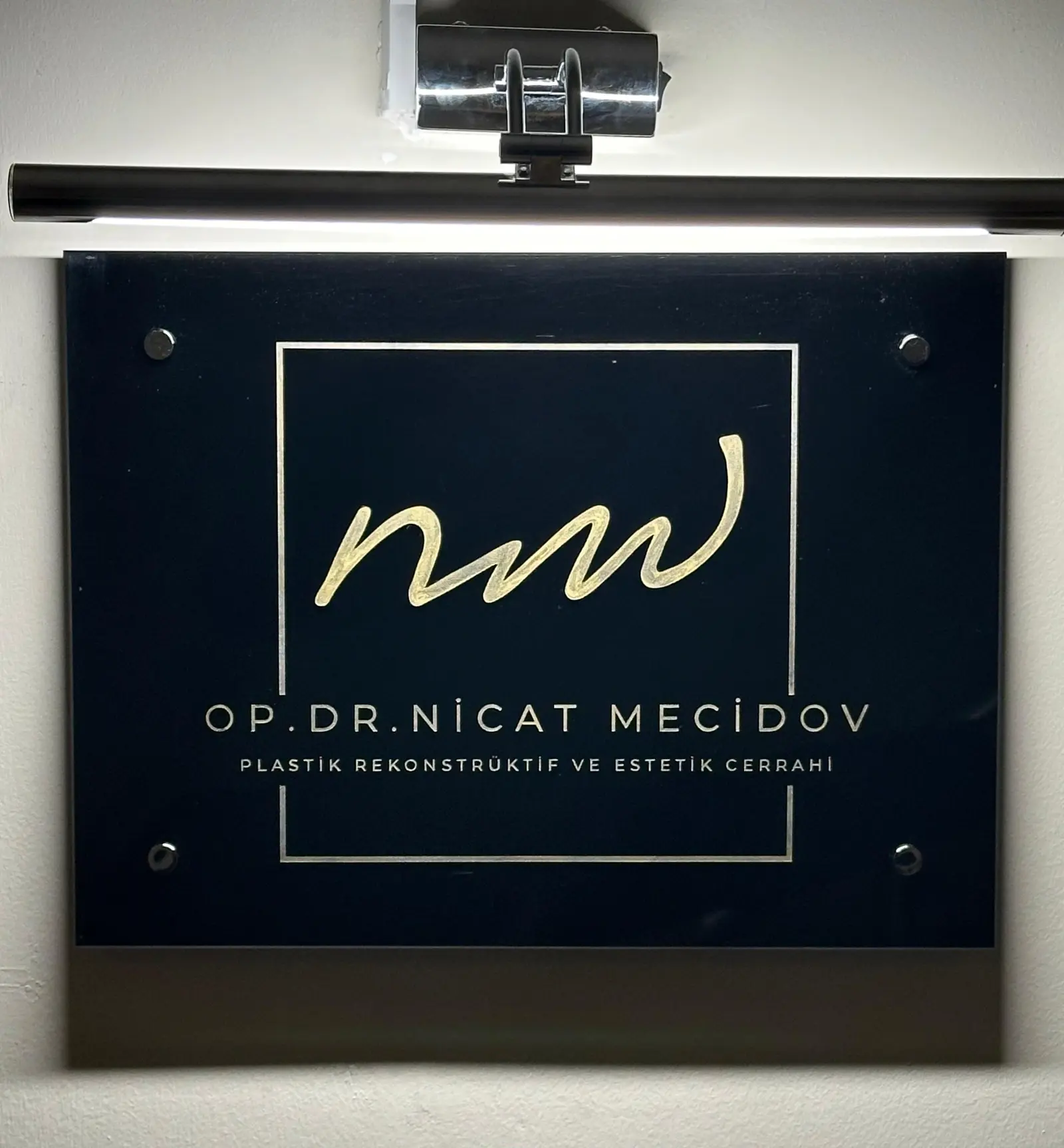 Op. Dr. Nicat Mecidov