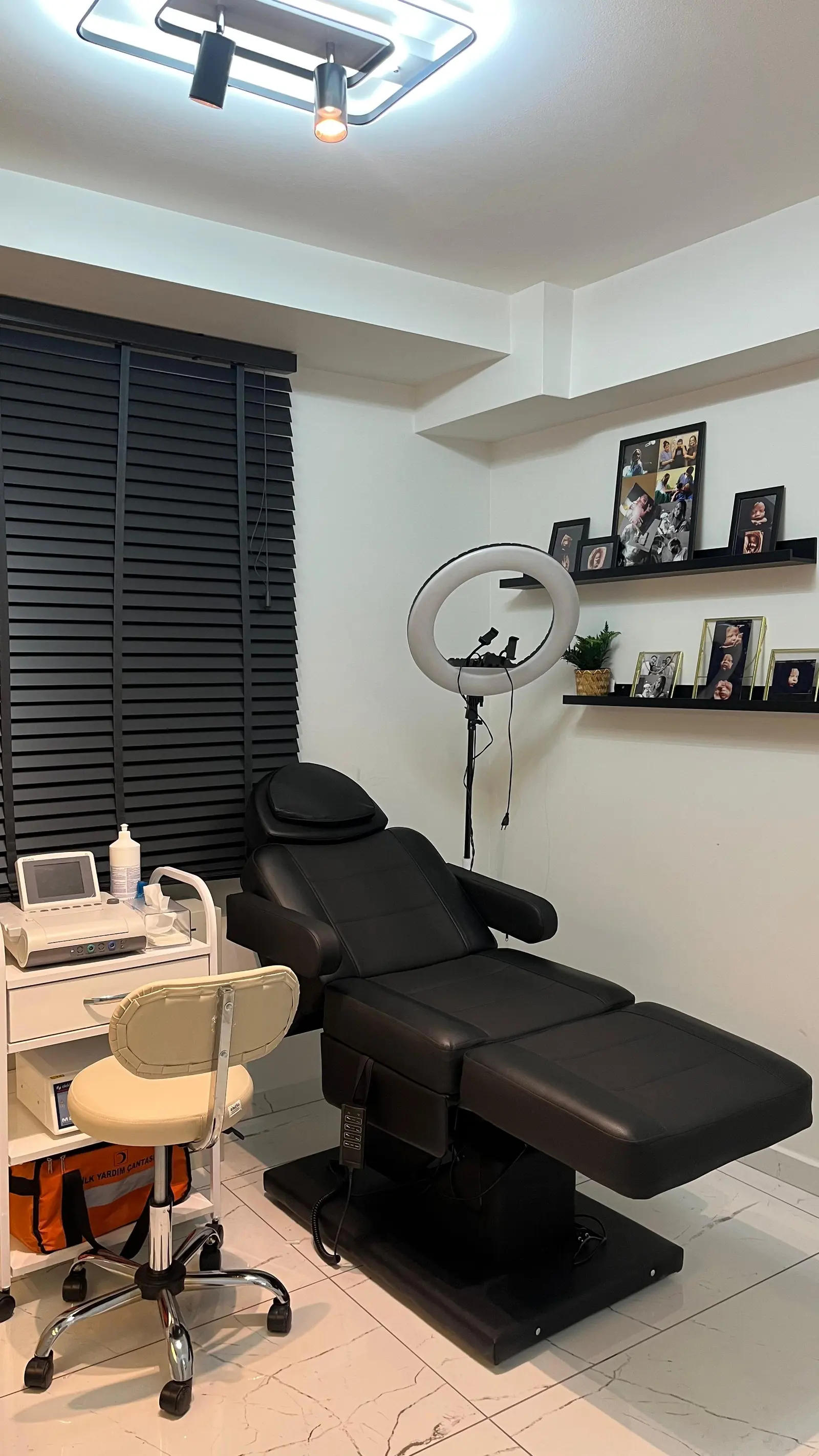 Doç. Dr. Pınar Kadiroğulları Muayenehanesi