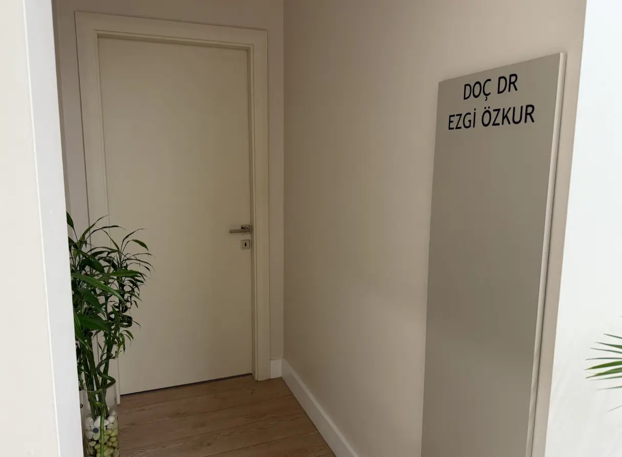Doç. Dr. Ezgi Özkur