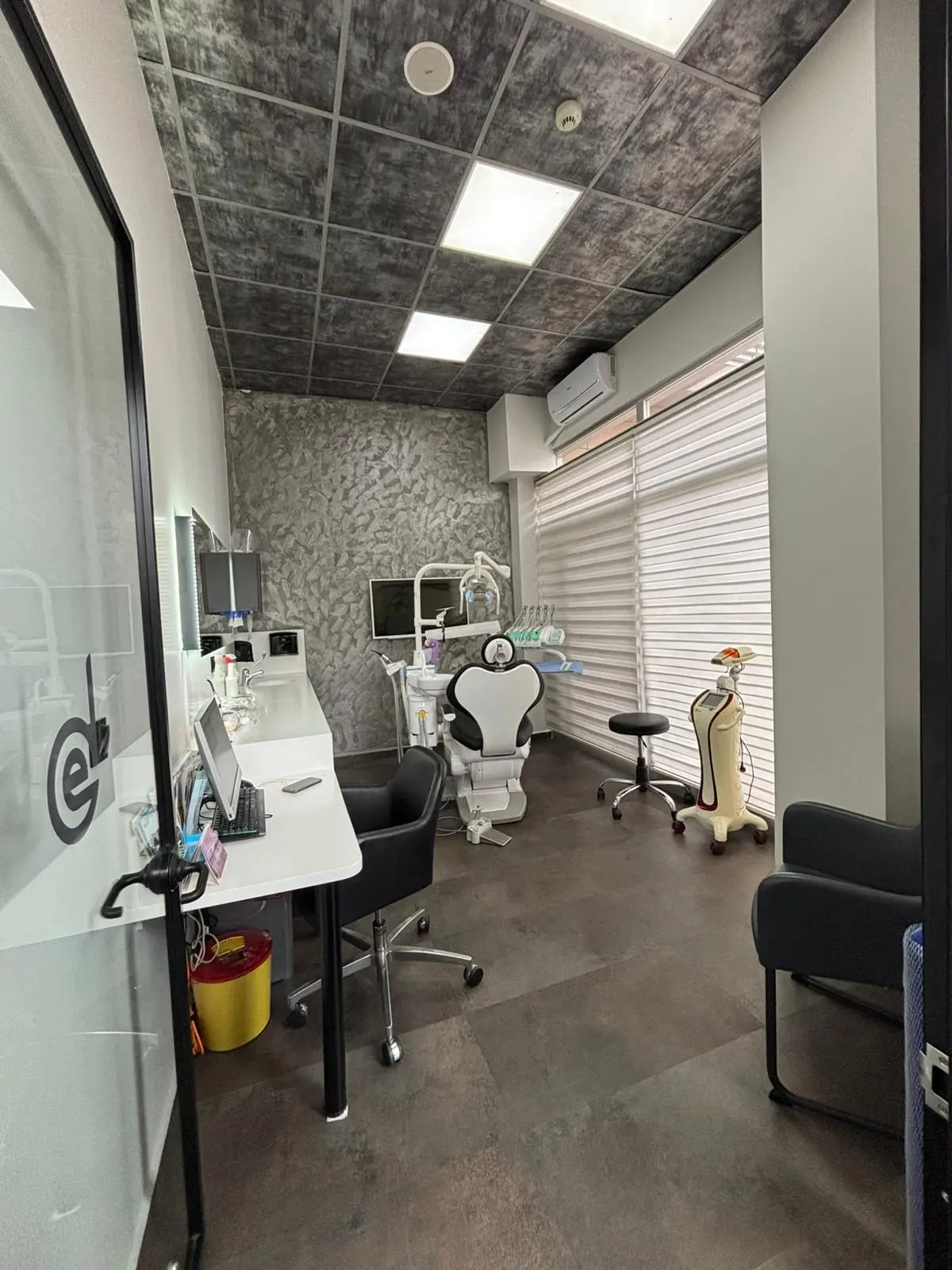 Special ESTETICA DENT Dental Clinic