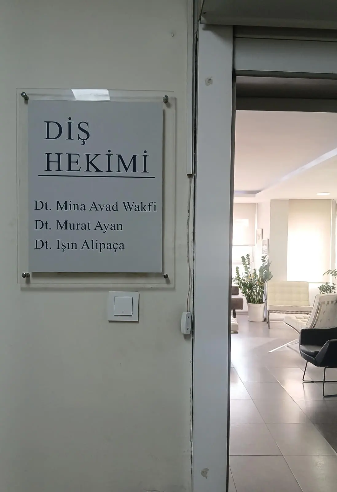 Dt. Mina AVAD WAKFİ