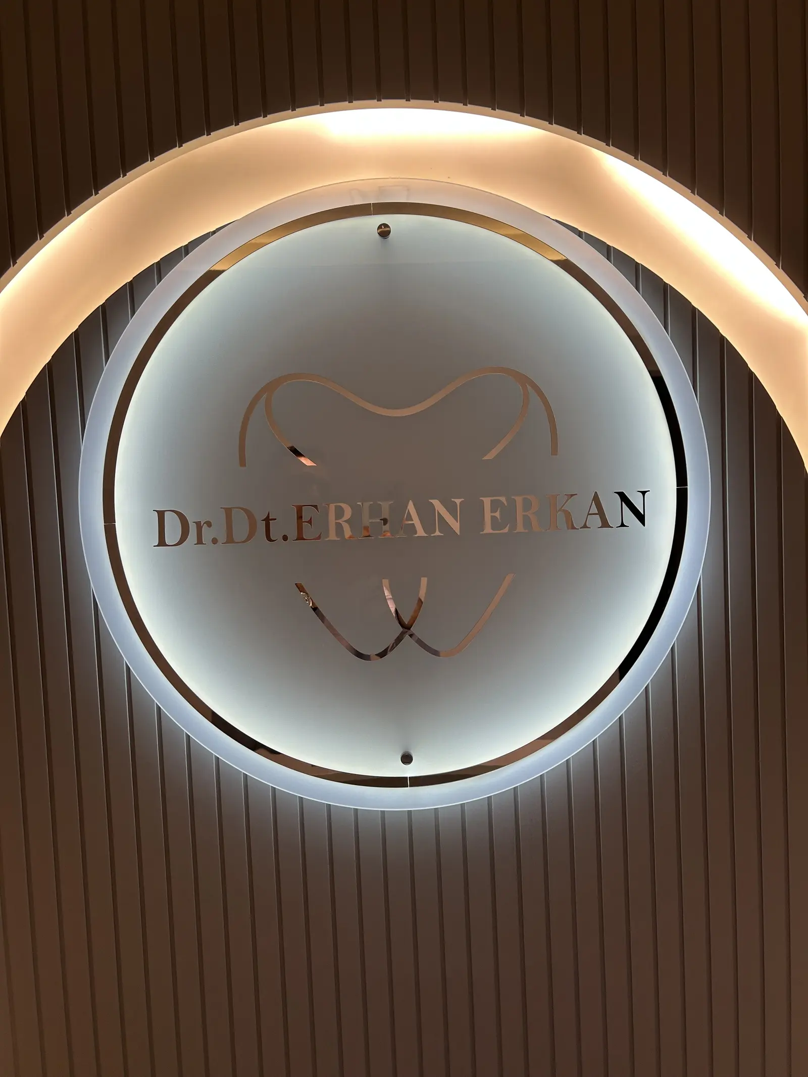 Dr. Erhan Erkan