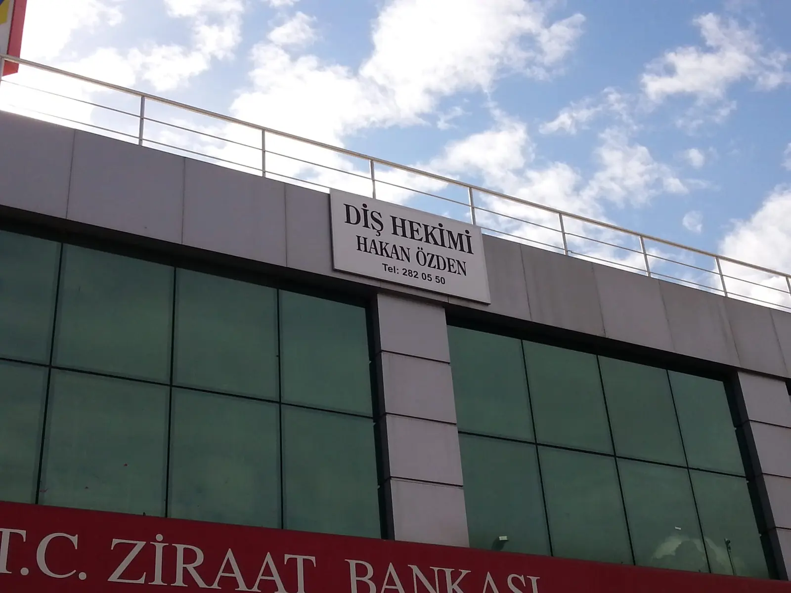 Dt. Hakan Özden Muayenehanesi
