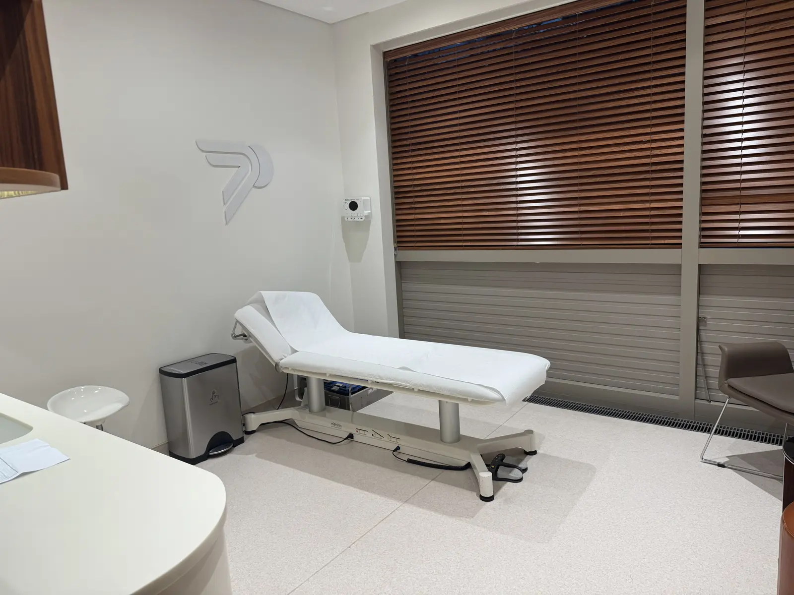 KNEE CLINIC