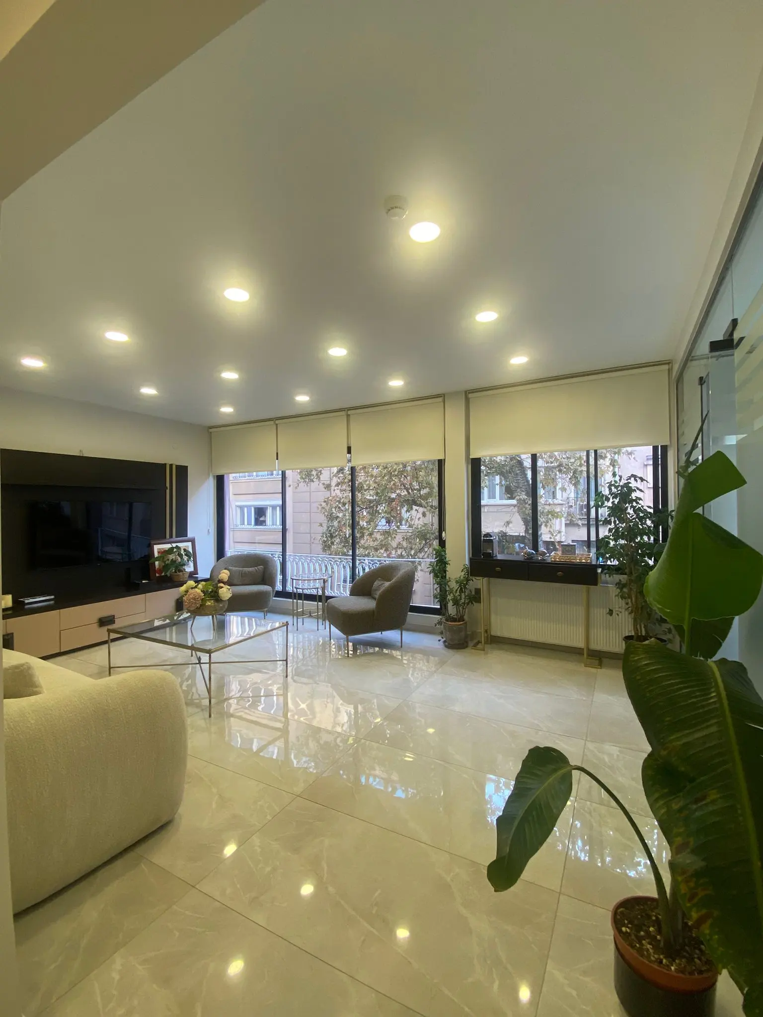 Universal Dent Clinics