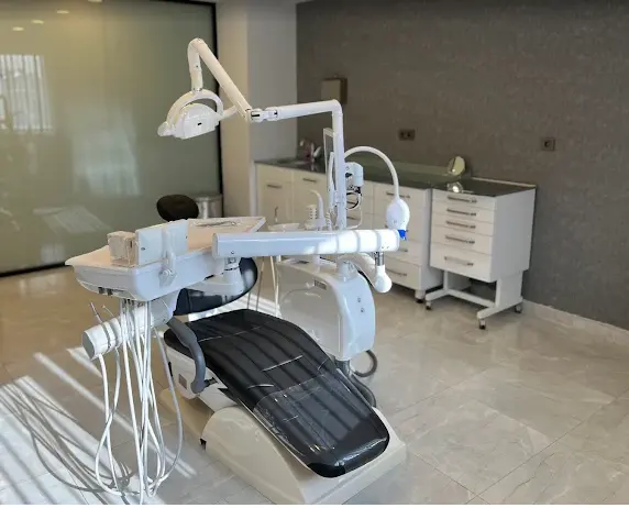 Ogün Onur Çömlekçi Dental Clinic