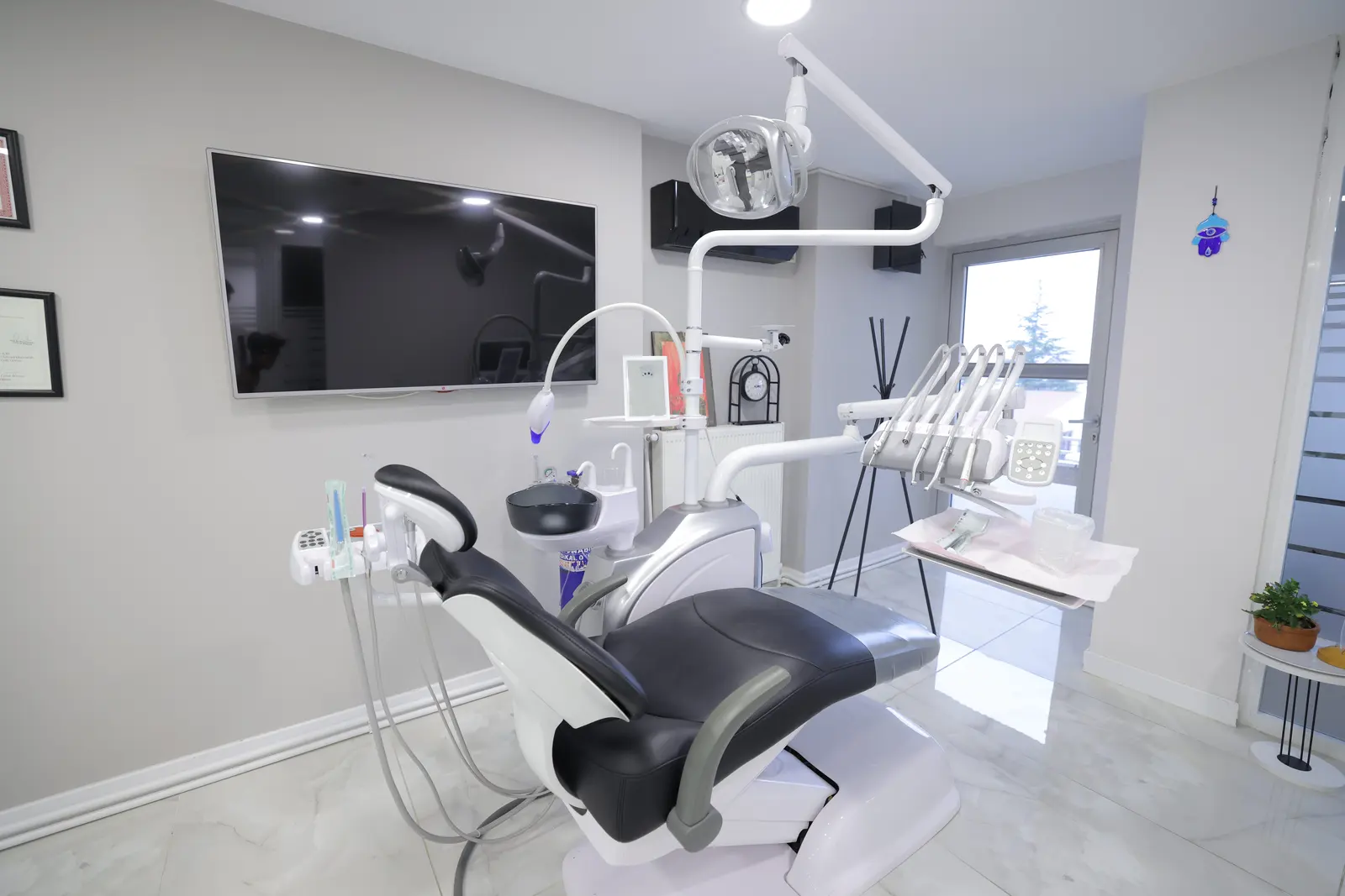 DentisLife Ağız ve Diş Sağlığı Polikliniği ®
